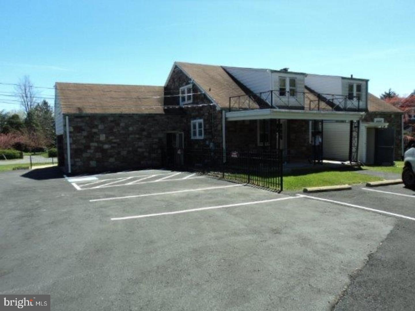2111 DEKALB PIKE