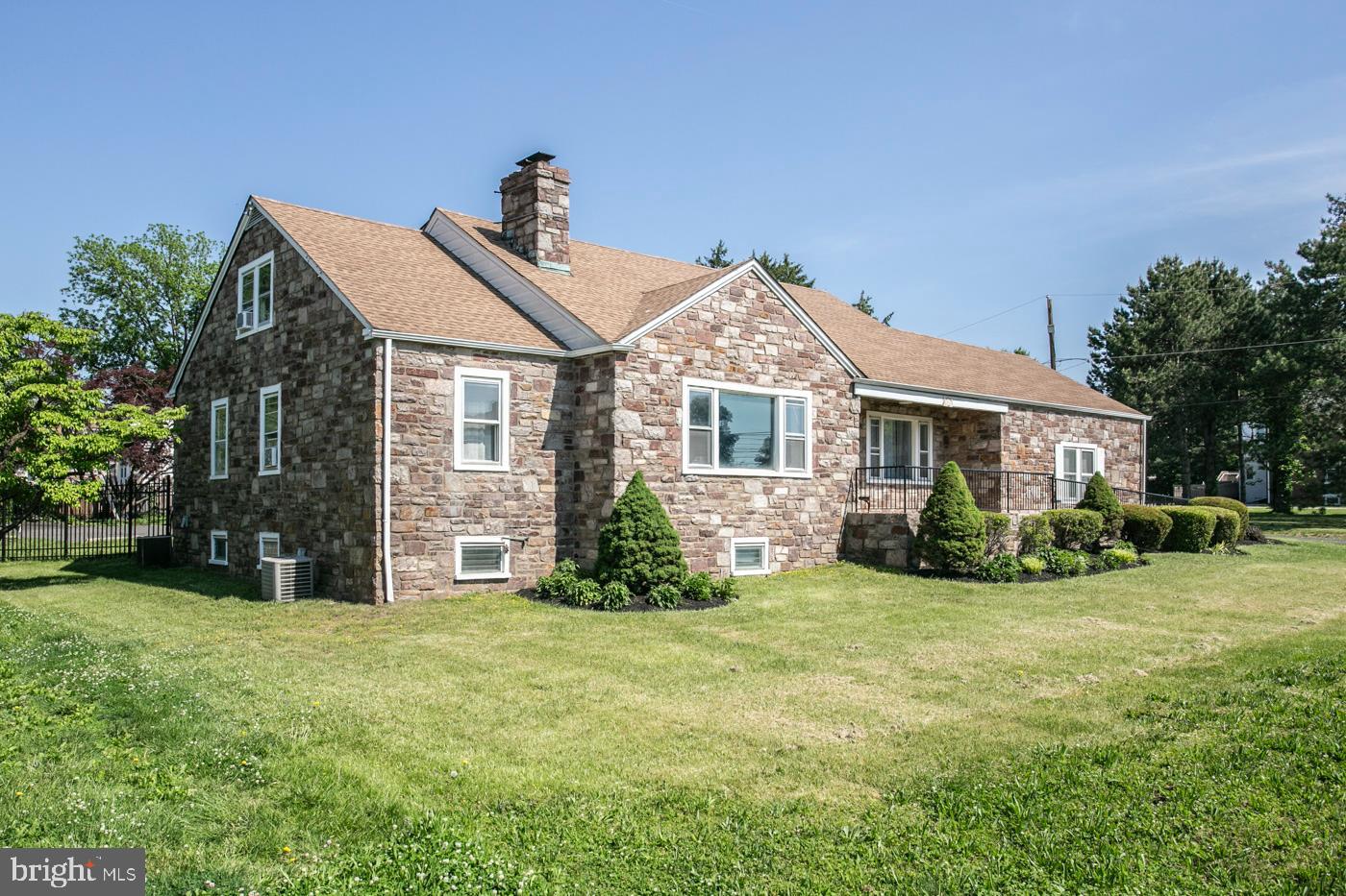 2111 DEKALB PIKE