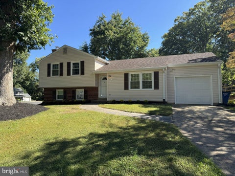 Photo of 5045 Kenerson Drive, FAIRFAX, VA 22032 (MLS # VAFX2344772)