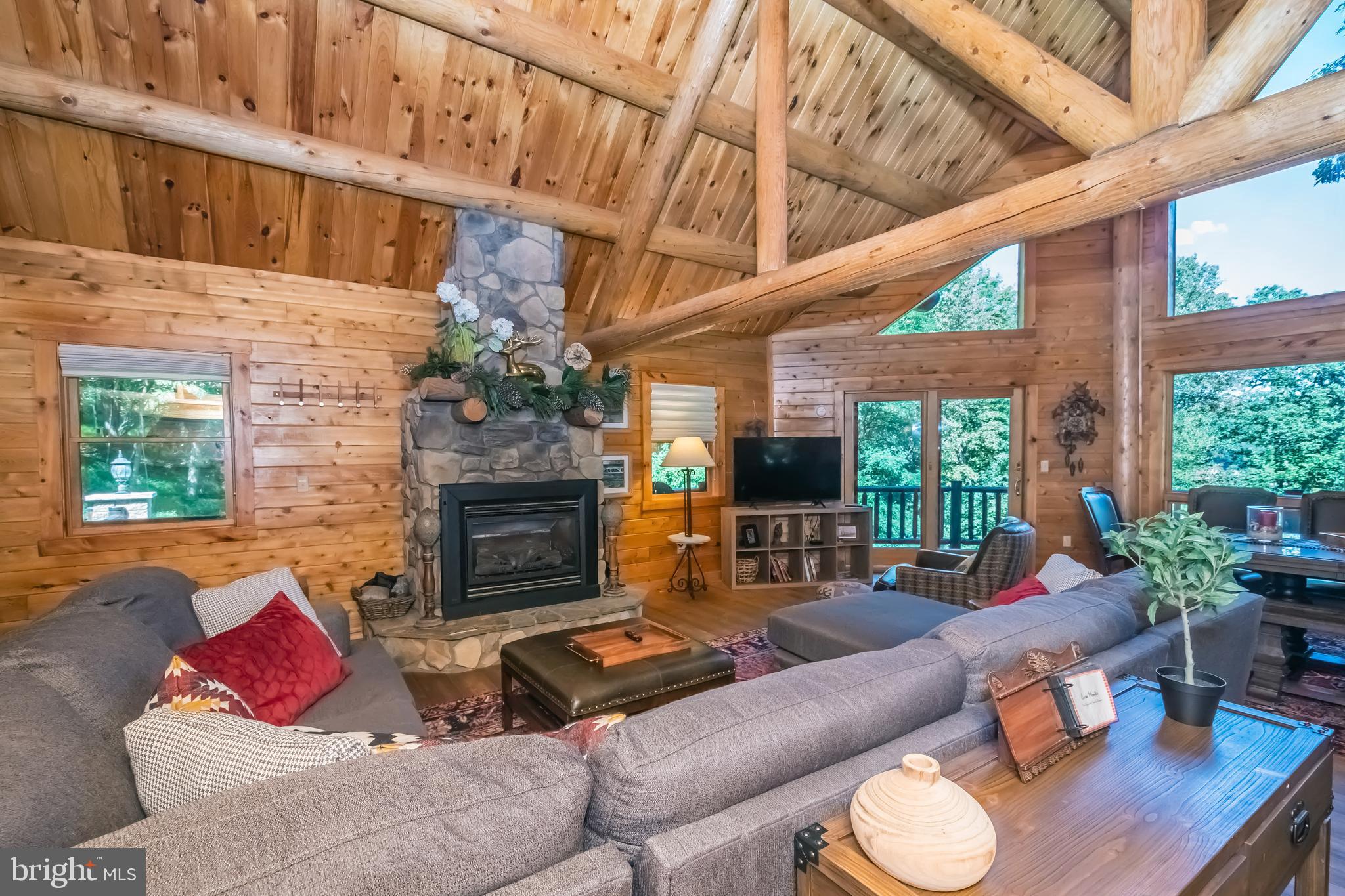 MOUNTAINSIDE - Residential