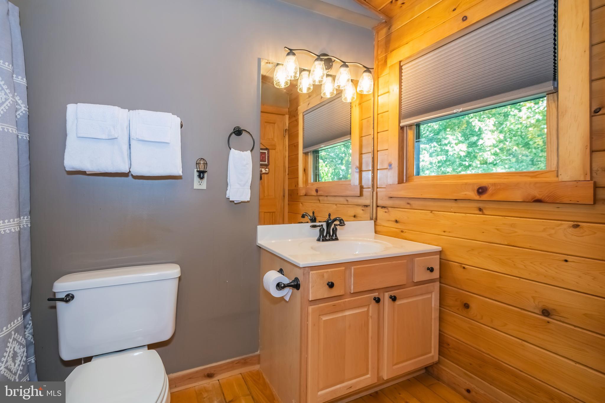 MOUNTAINSIDE - Residential