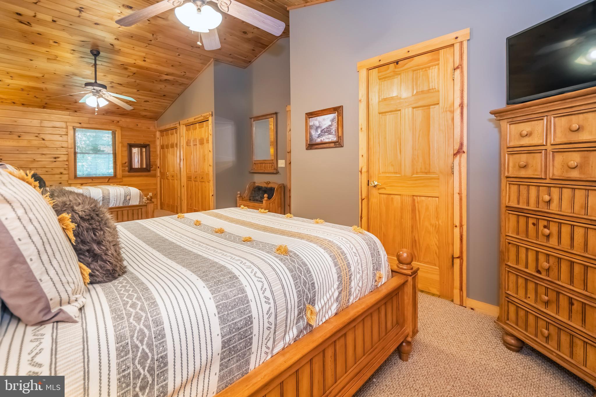 MOUNTAINSIDE - Residential