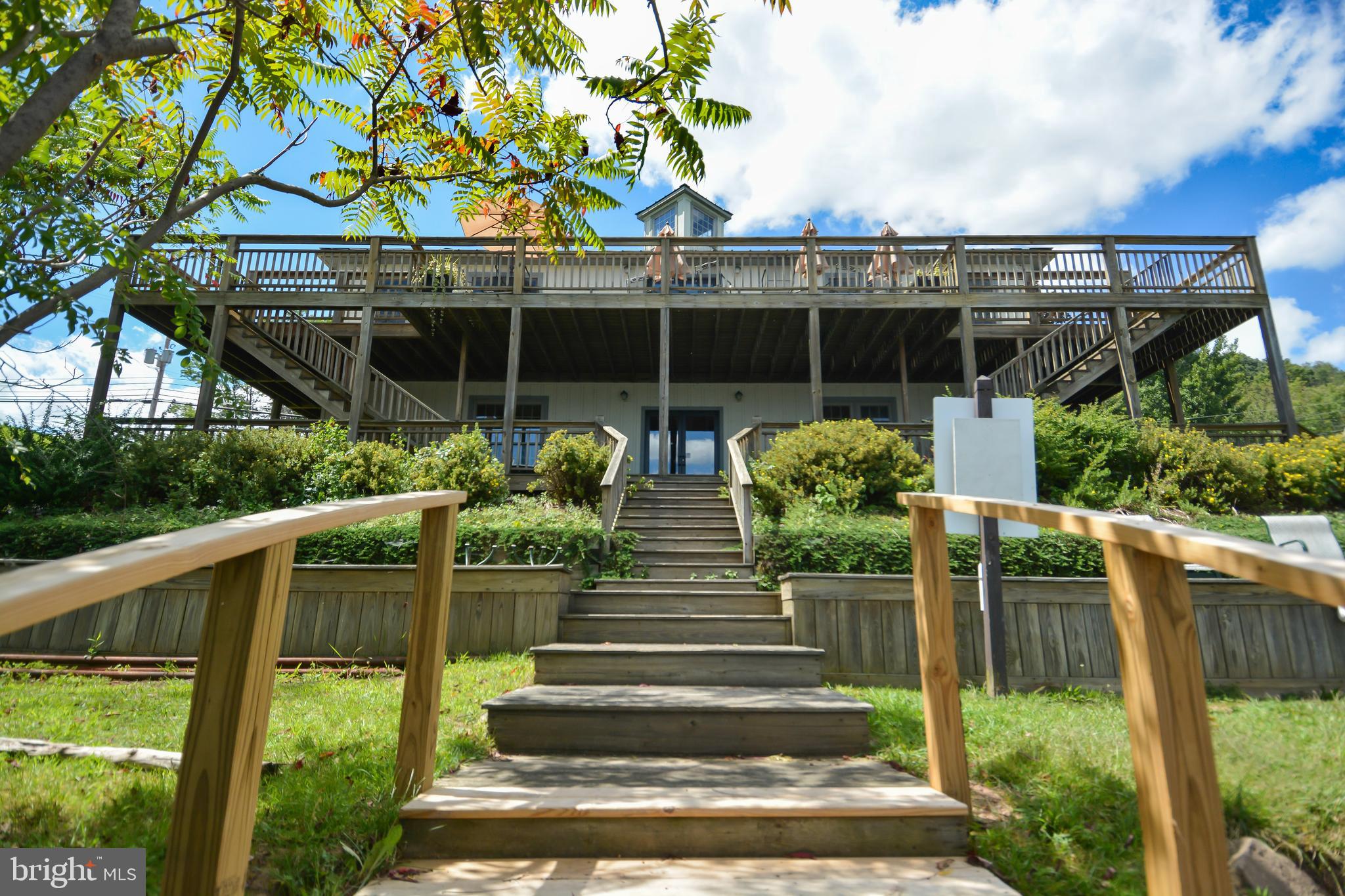 MOUNTAINSIDE - Residential