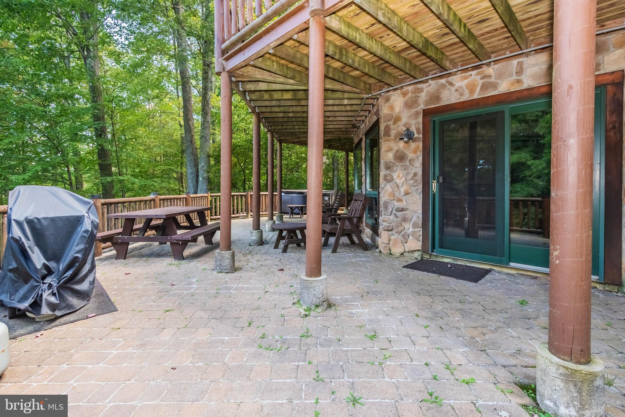 MOUNTAINSIDE - Residential