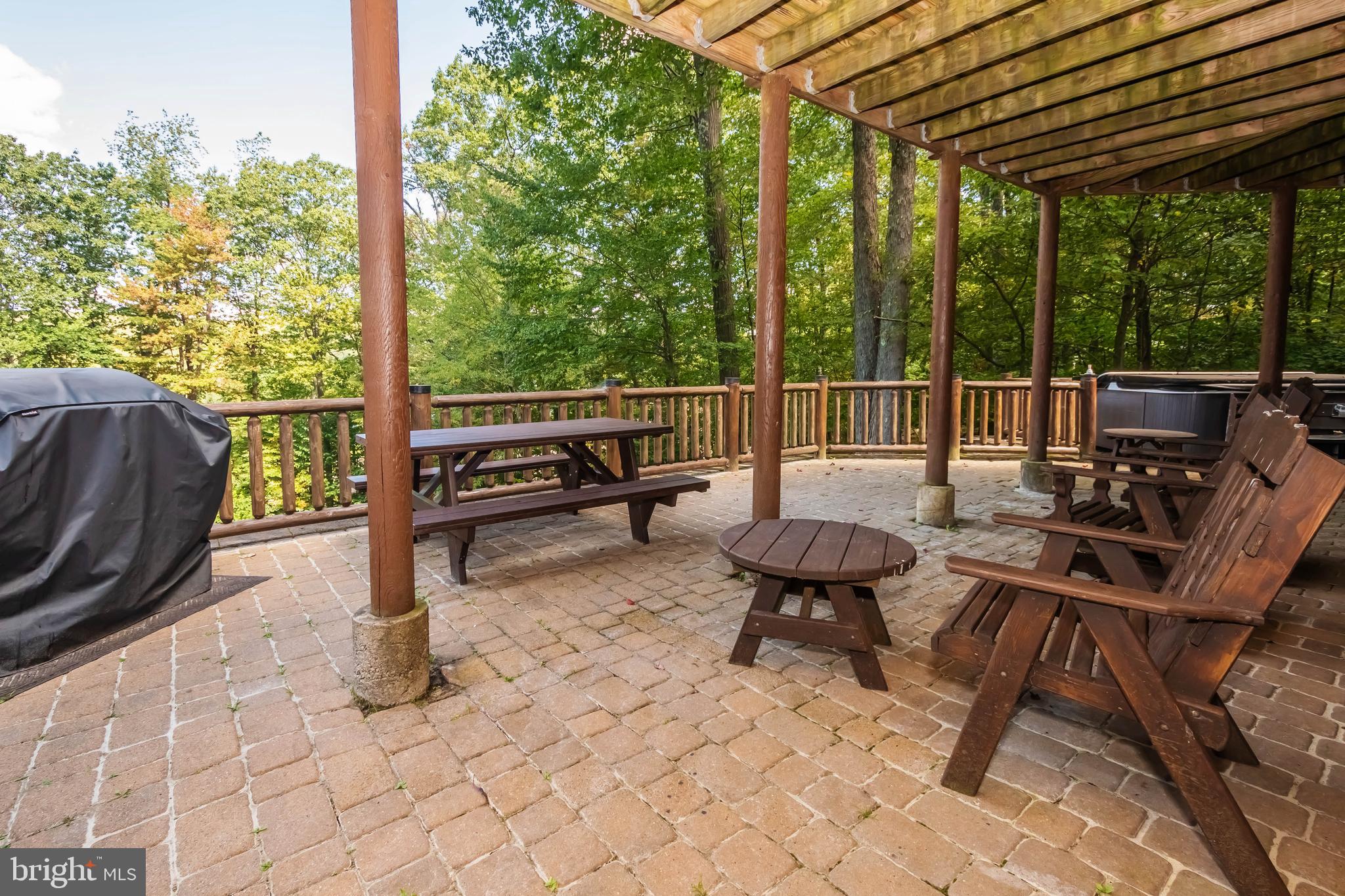 MOUNTAINSIDE - Residential