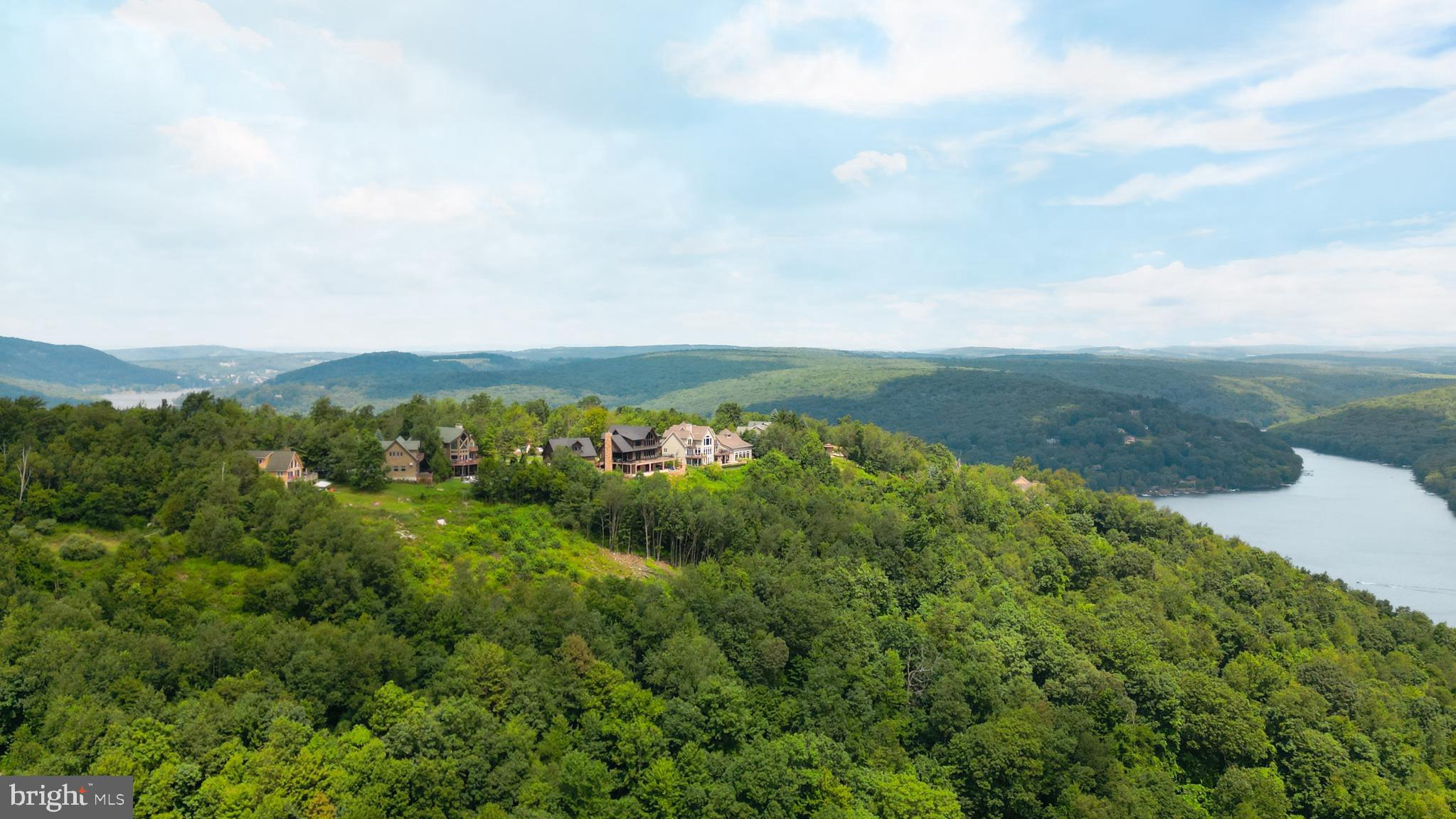 MOUNTAINSIDE - Residential