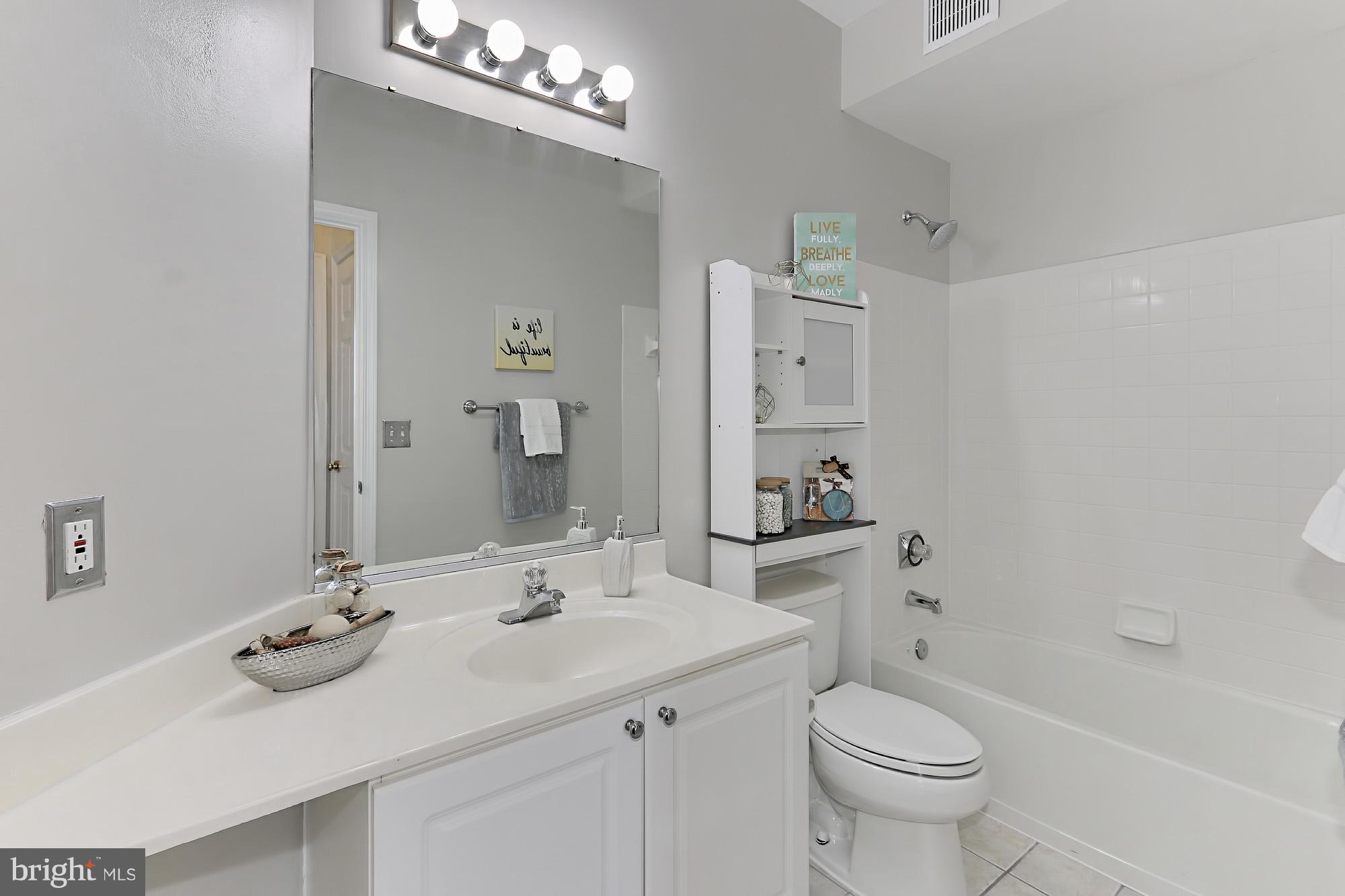 FOUNDERS WALK - Residential