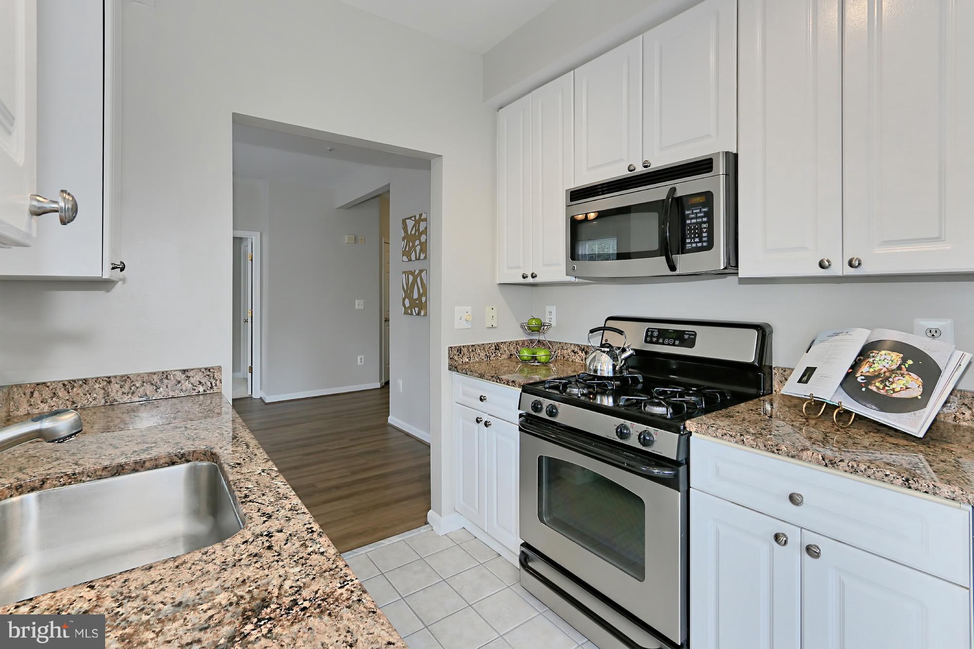 FOUNDERS WALK - Residential