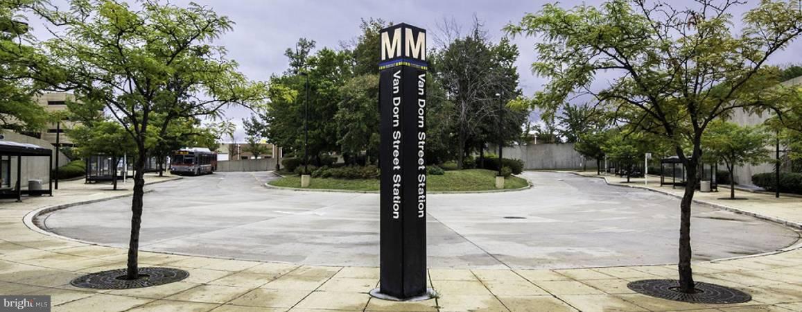 FOUNDERS WALK - Residential