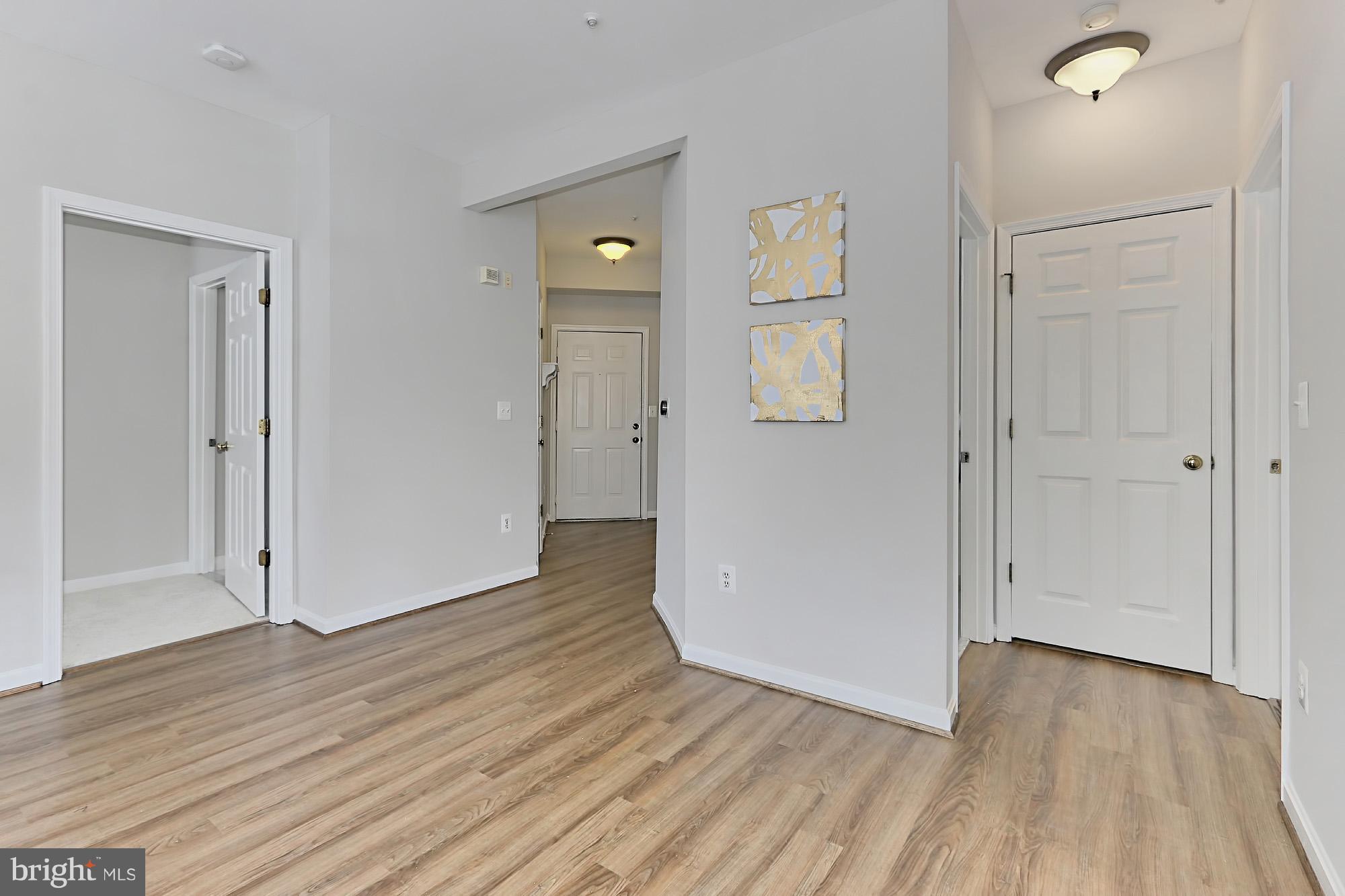 FOUNDERS WALK - Residential