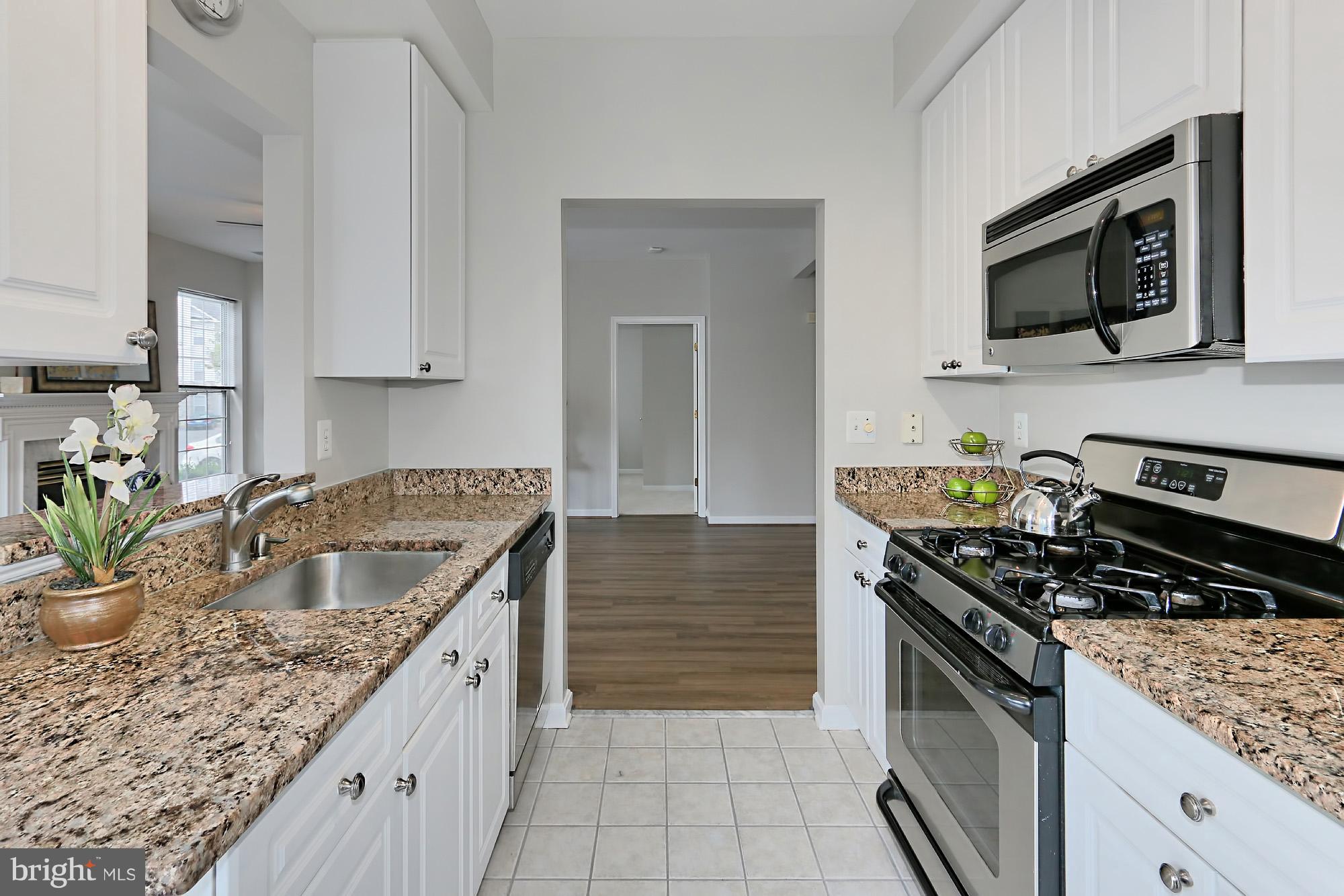 FOUNDERS WALK - Residential