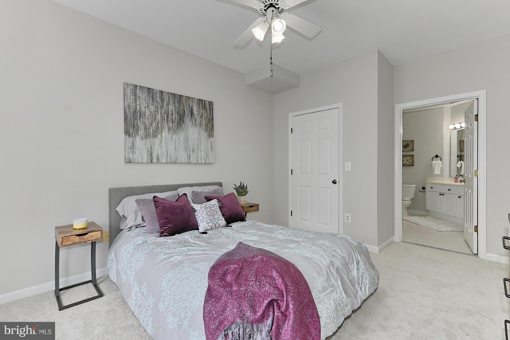 FOUNDERS WALK - Residential