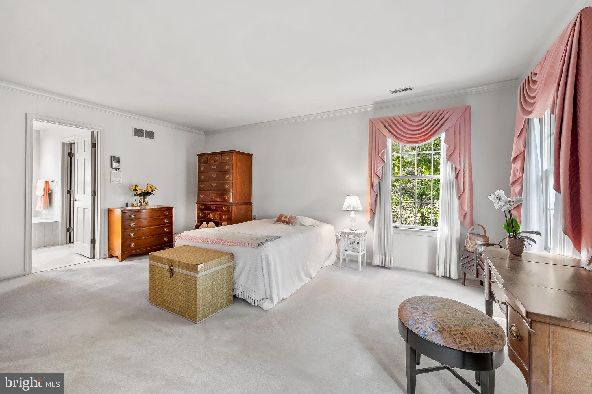 RUXTON HILLS - Residential