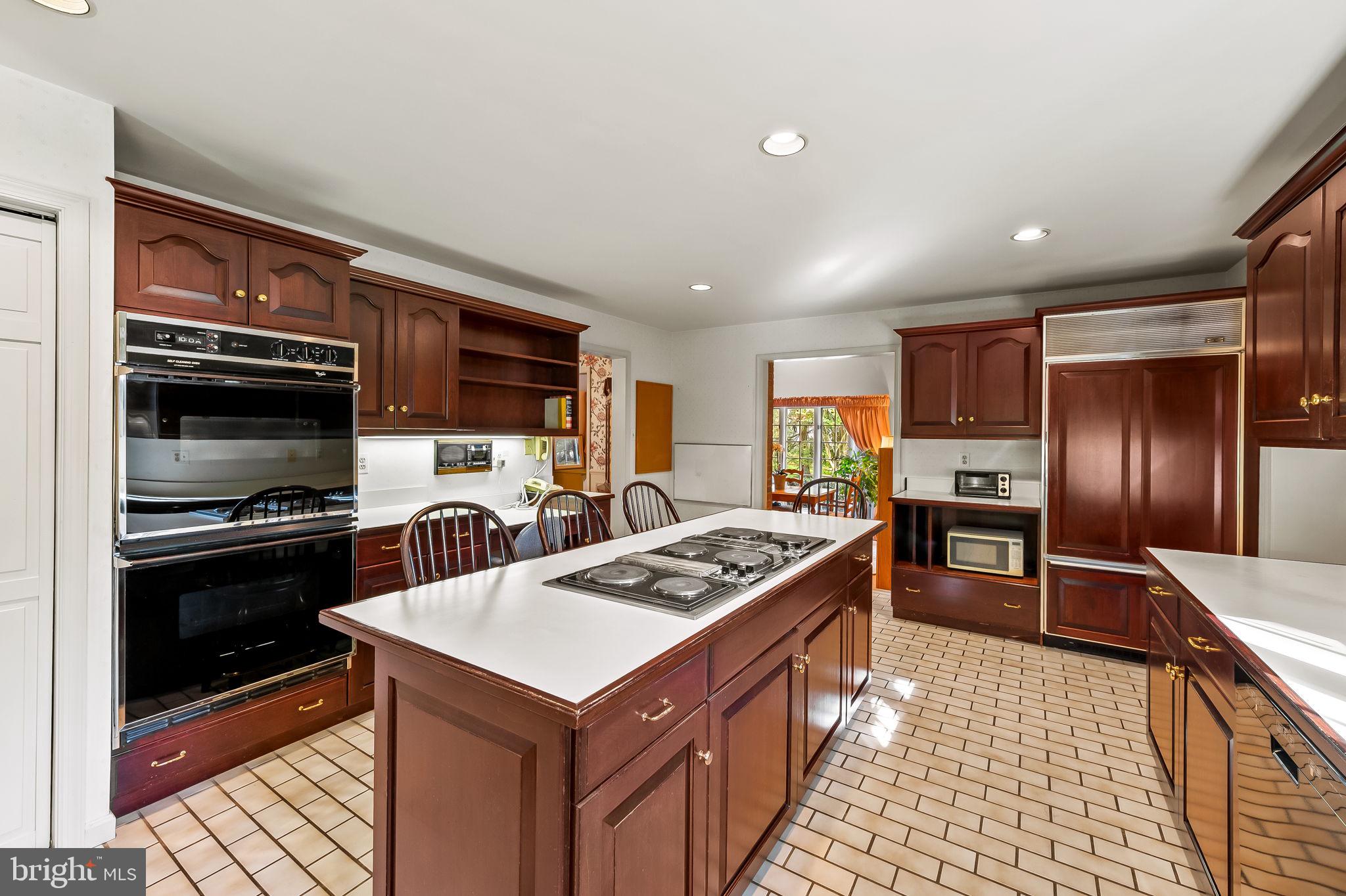 RUXTON HILLS - Residential