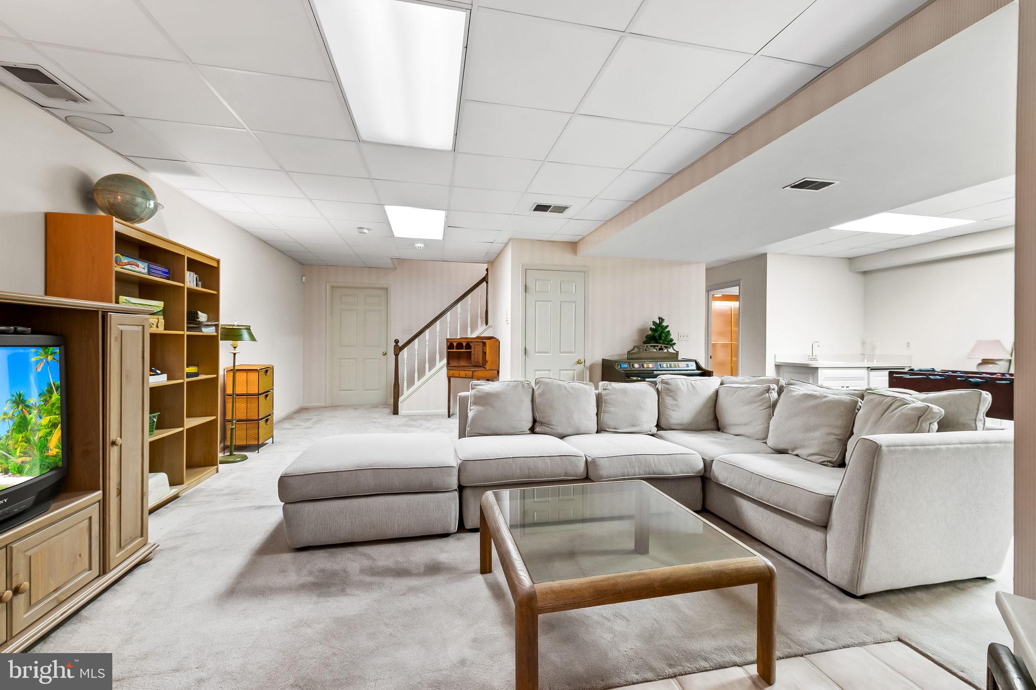 RUXTON HILLS - Residential