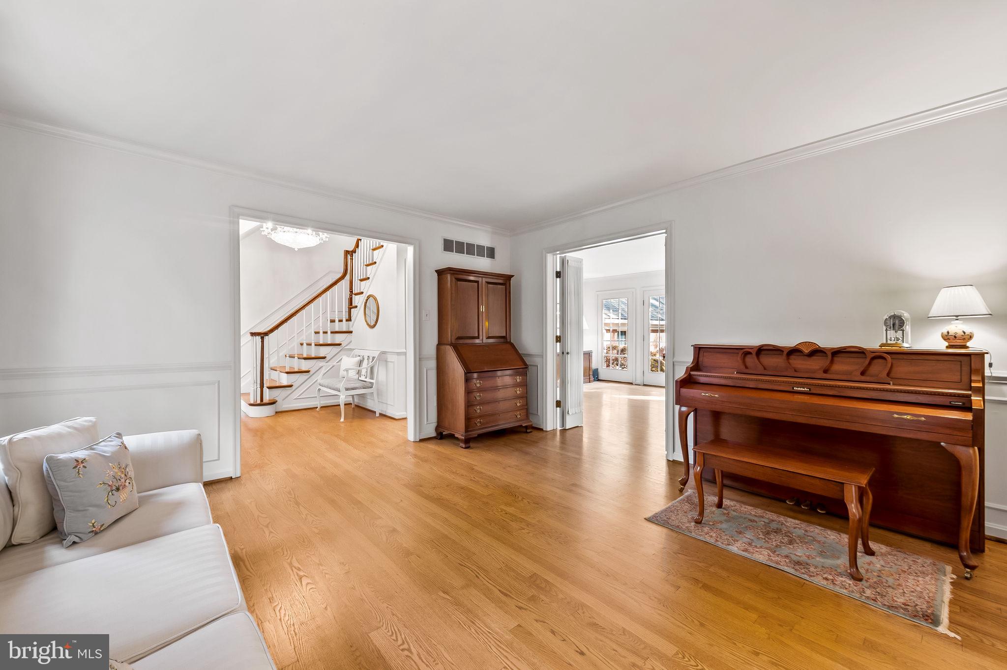 RUXTON HILLS - Residential