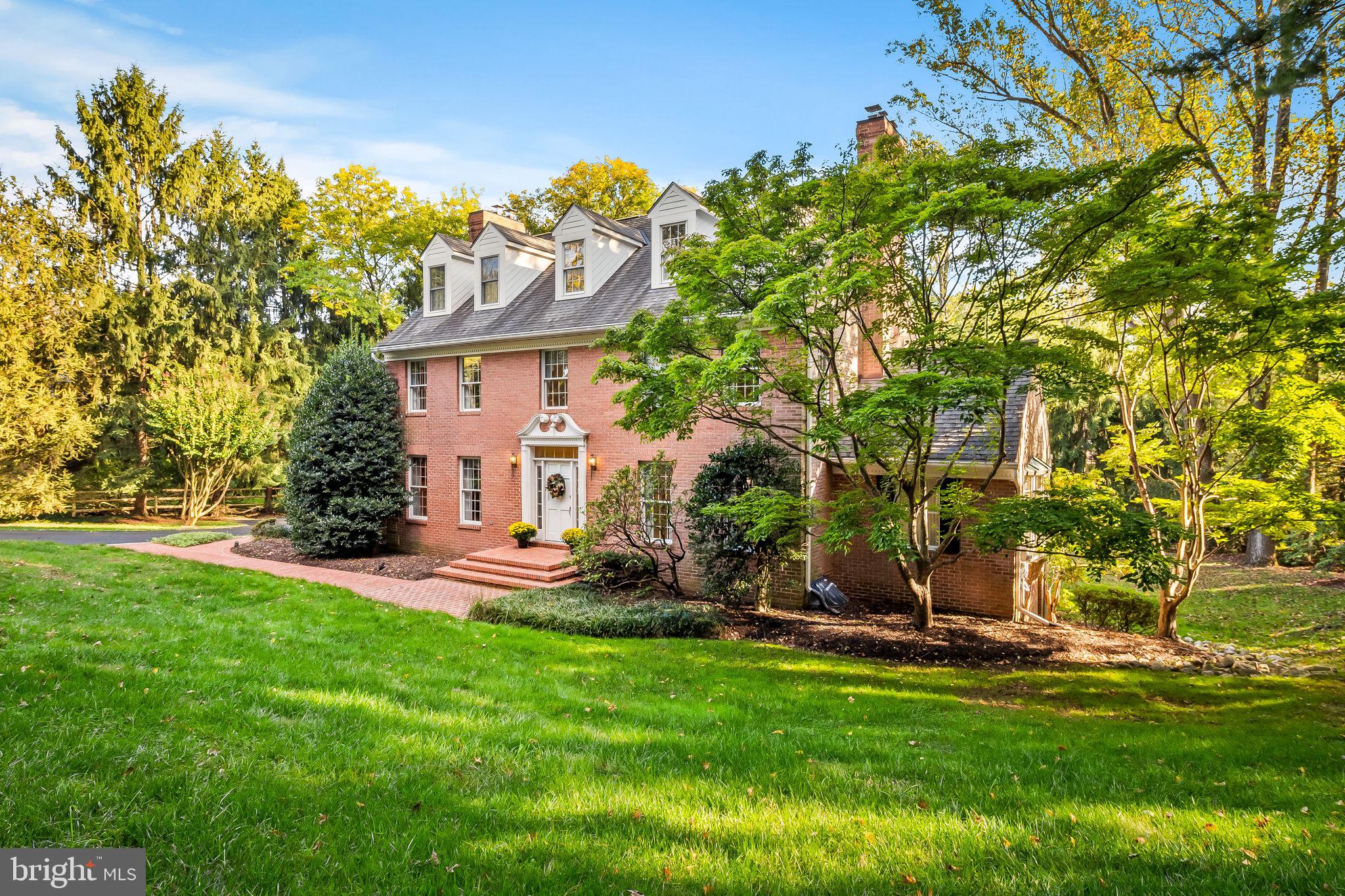 RUXTON HILLS - Residential