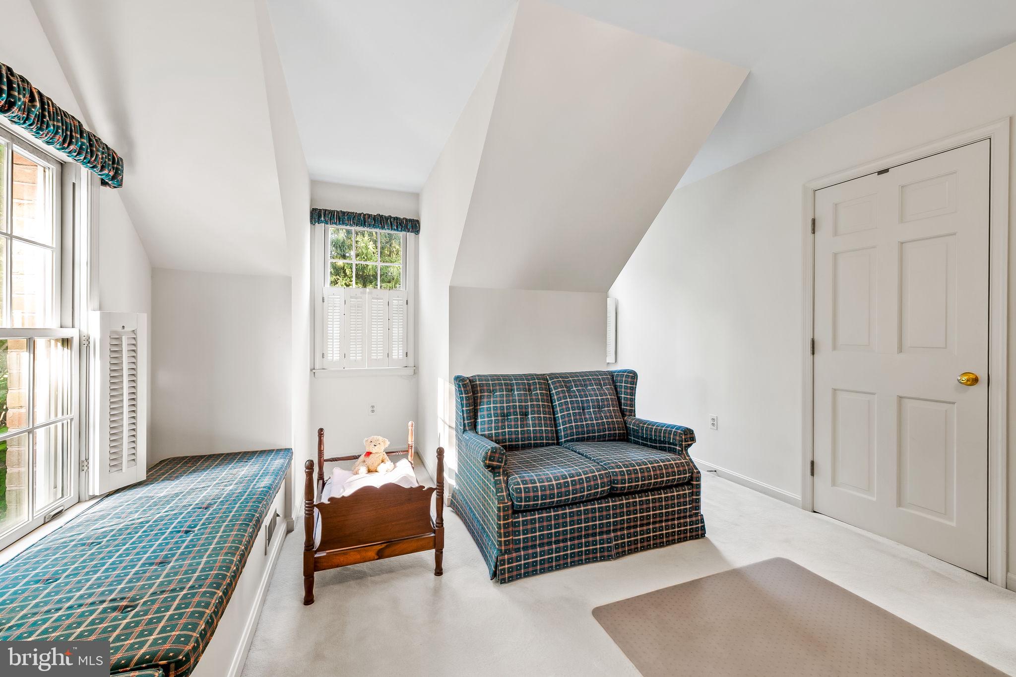 RUXTON HILLS - Residential