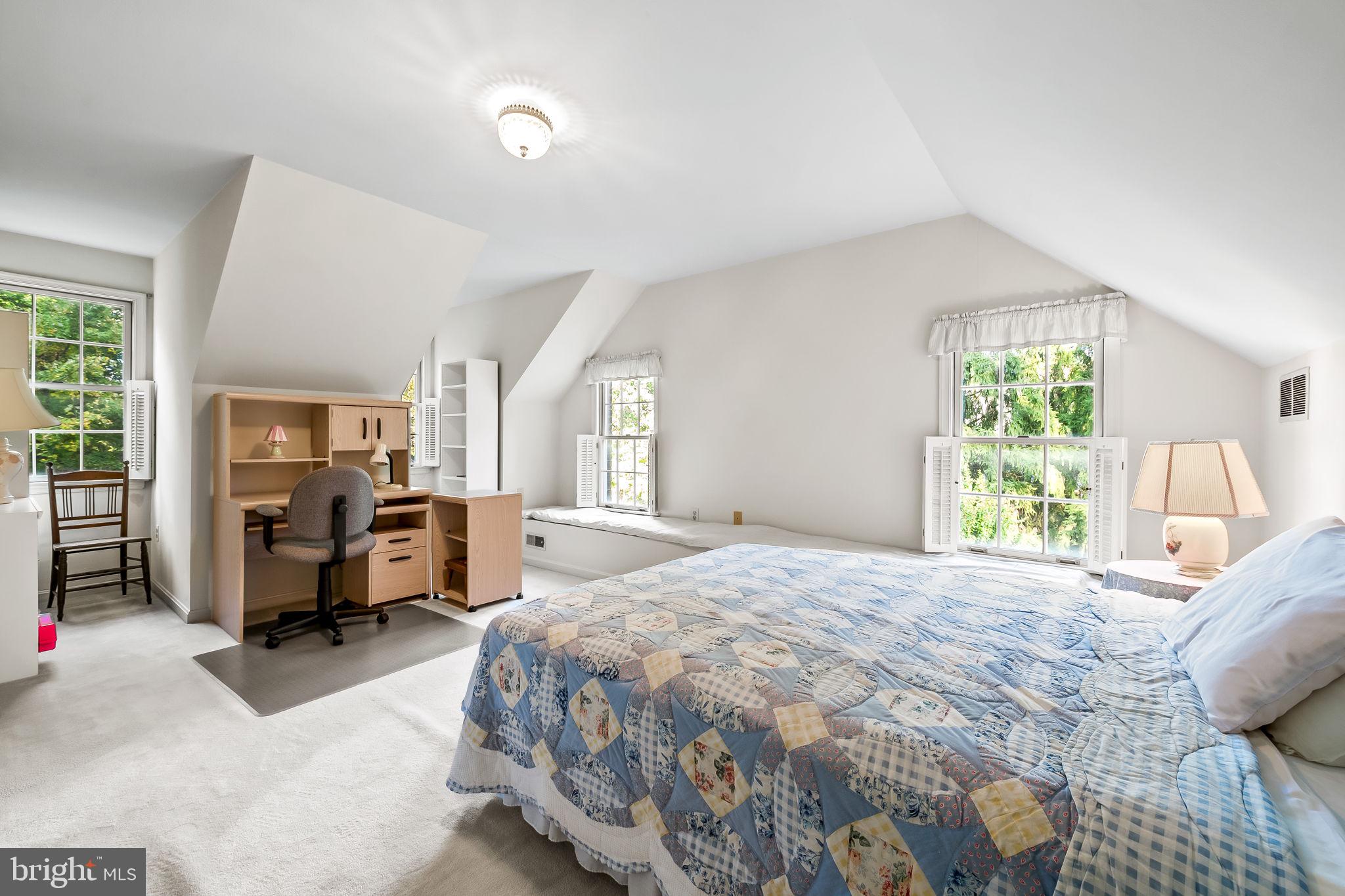 RUXTON HILLS - Residential