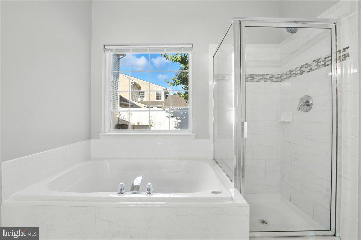 SIGNATURE AT BROADLANDS - Residential Lease