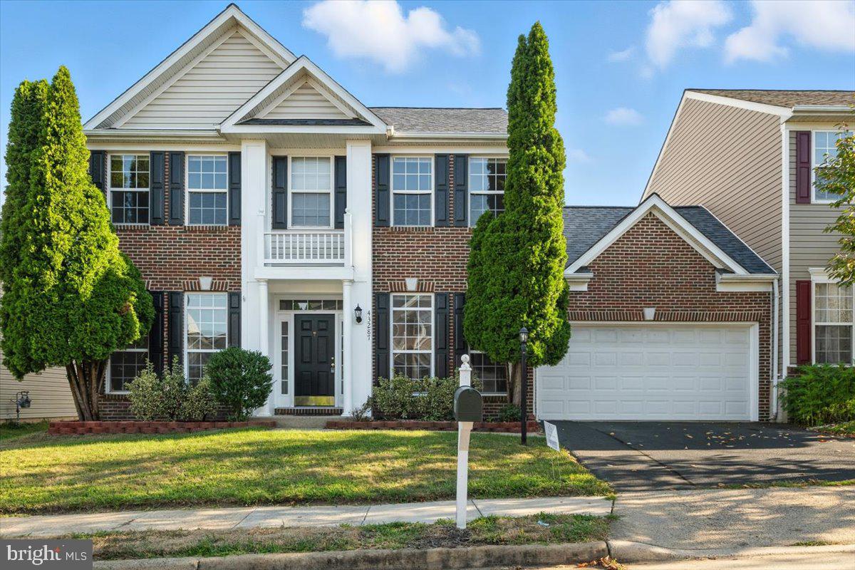 SIGNATURE AT BROADLANDS - Residential Lease