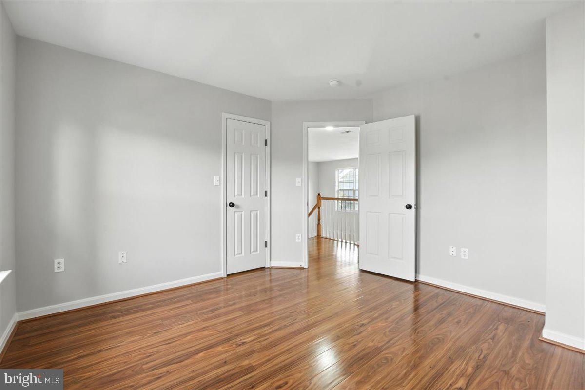 SIGNATURE AT BROADLANDS - Residential Lease