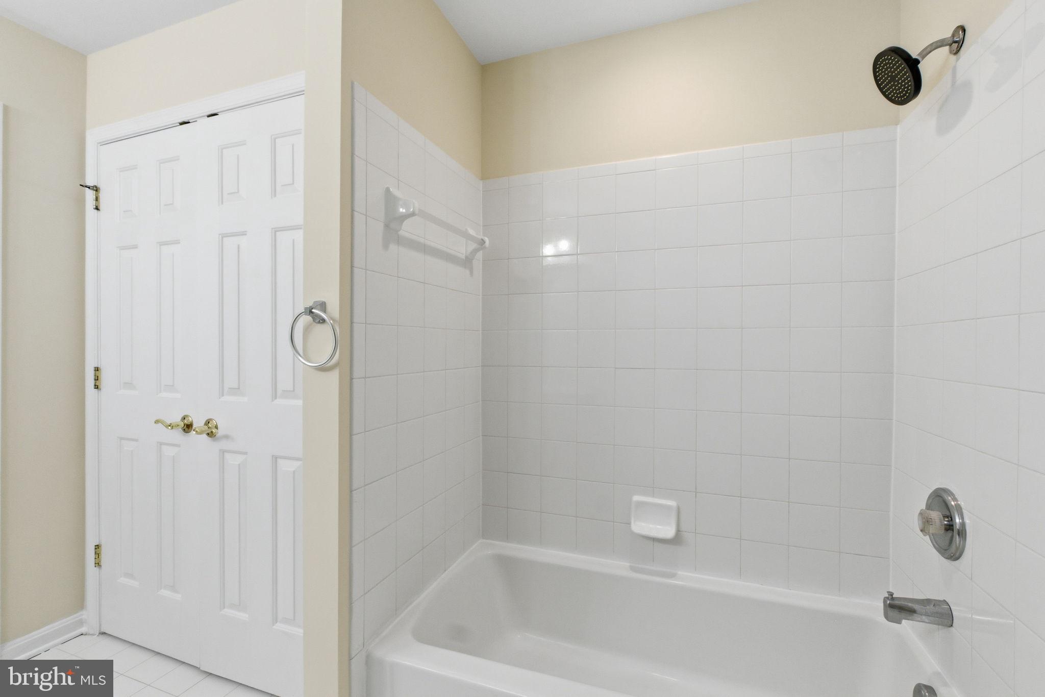 VICTORIA FOREST - Residential