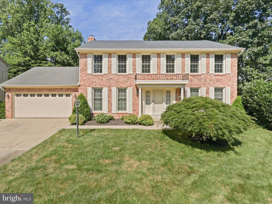 Spacious & Bright 4 bedrooms 3.5bathrooms Detached Home with 2-Car Garage in Fairfax, VA – Available September 1st! The main level features a bright, open-concept kitchen with stainless steel appliances, abundant cabinet and counter space, and a peninsula that flows into the breakfast area—perfect for casual meals. Step right out to the large deck overlooking the spacious backyard, ideal for entertaining or relaxing. The cozy family room offers a gas fireplace and ceiling fan, while separate living and dining rooms provide flexible living space. You’ll also find a dedicated home office, powder room, and a convenient laundry area on this level. Upstairs, the primary suite includes a private ensuite bathroom, and three additional bedrooms share a full hall bath. All bedrooms include ceiling fans for year-round comfort. The finished lower level offers even more space with a recreation room, flex room, and another full bathroom. Located just minutes from shops, restaurants, and parks, with easy access to Braddock Rd, Route 123, Little River Turnpike, and I-495