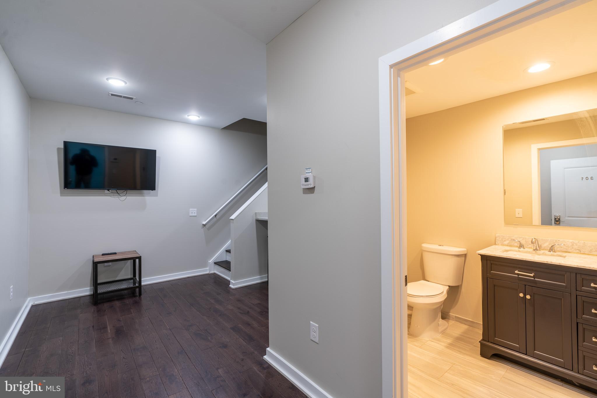 TEMPLE UNIVERSITY - Residential Lease