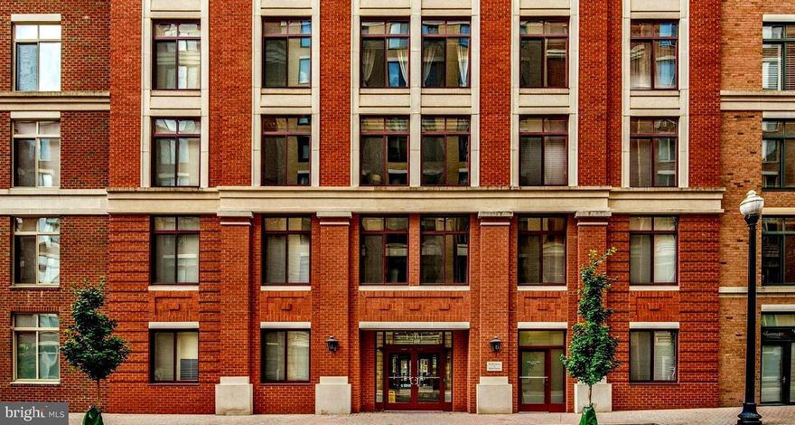 LOCATION LOCATION LOCATION!!! FRESH PAINT AND NEW CARPET THROUGHOUT!!! 
Tucked right in the heart of Clarendon. Fine dining, pizza parlors, night out for drinks, shopping, anything you could envision just minutes away in walking distance. Metro  only 1.5 blocks away. 1 of the more spacious units you can find boasting 1,137 sqft with beautiful hardwood floors throughout the living, kitchen, and dining areas. Contemporary style bathroom and kitchen with all SS appliances and granite countertops. In unit laundry. Great unit location with a view on the 5th floor balcony overlooking the pool, also getting ample natural lighting. Enjoy a nice summer day by the pool or inside the community lounge area playing pool; 2 of the many great amenities offered at Station Square.