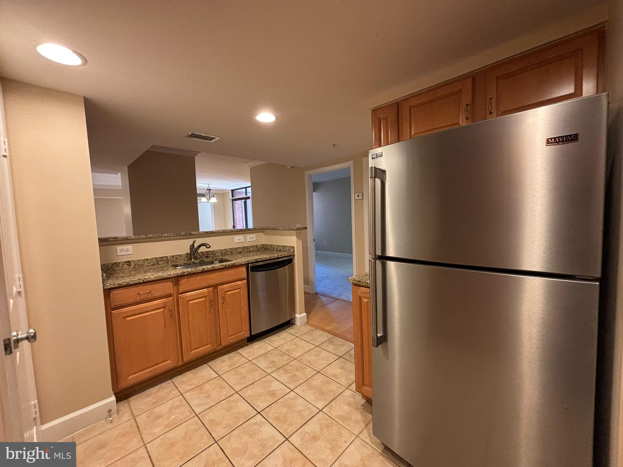 STATION SQUARE - Residential Lease