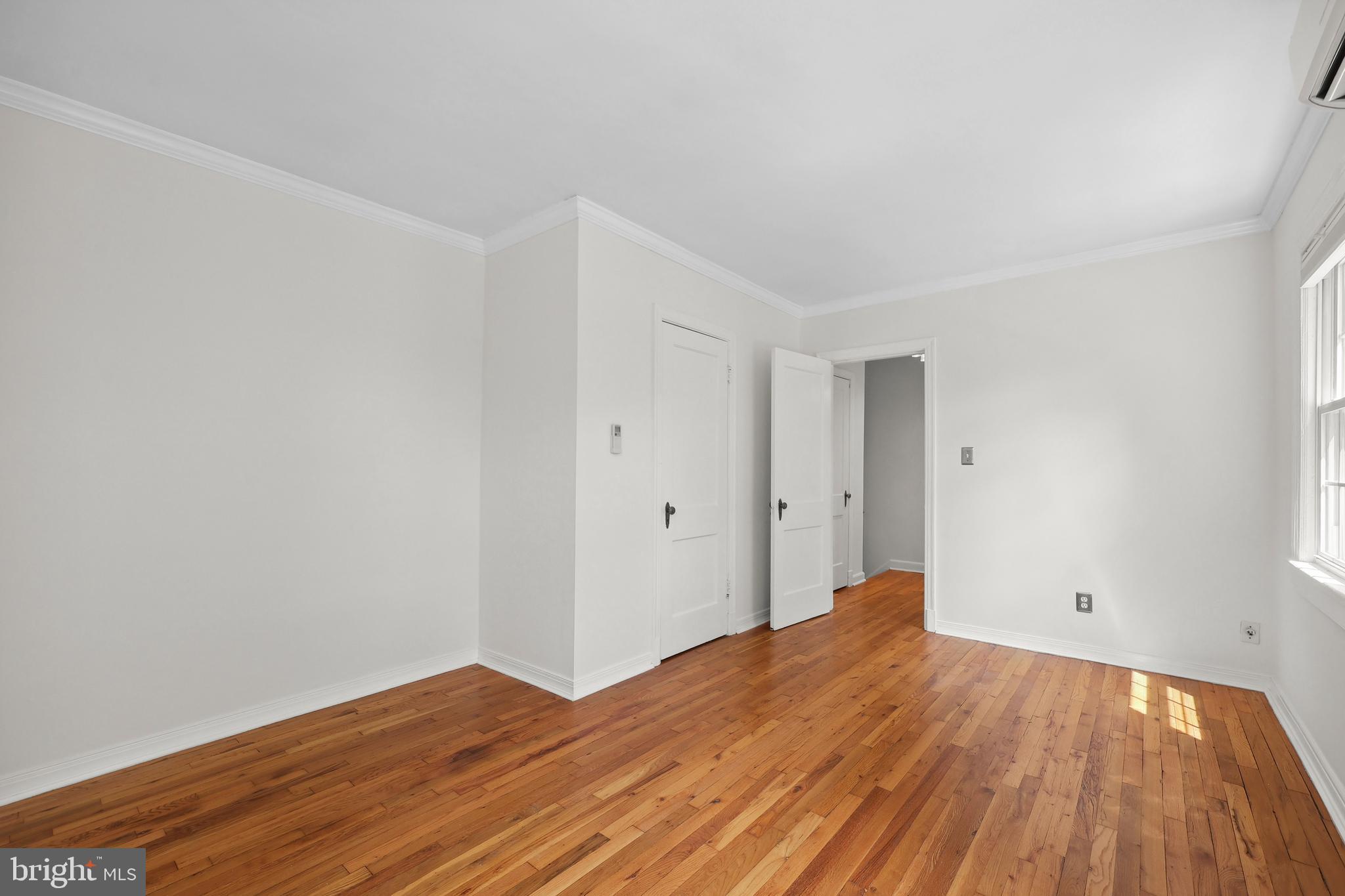 ARLINGTON VILLAGE COURTYARD - Residential