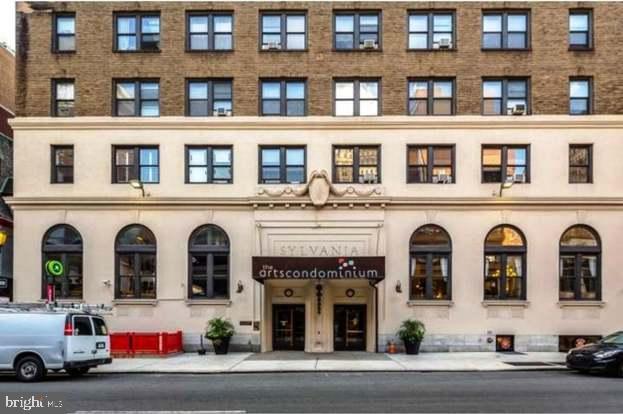 Motivated Sellers and great investment opportunity! Upgraded, spacious studio with hardwood floors and renovated bathroom, 24-hour front desk concierge, on-site professional management, a grand lobby w/ business terminals, fitness center, community room, on-site laundry facility, 24-hour emergency maintenance, and bike storage. Located between Midtown Village district and Avenue of the Arts. Walking distance Cent UARTS, Jefferson University and Hospital, Drexel Med, and close to Temple University. All forms of public transportation and multiple parking options right outside your door. Monthly HOA Includes Electric, Water, Internet, Air, Heat, on-sight Property Management, Community maintenance.