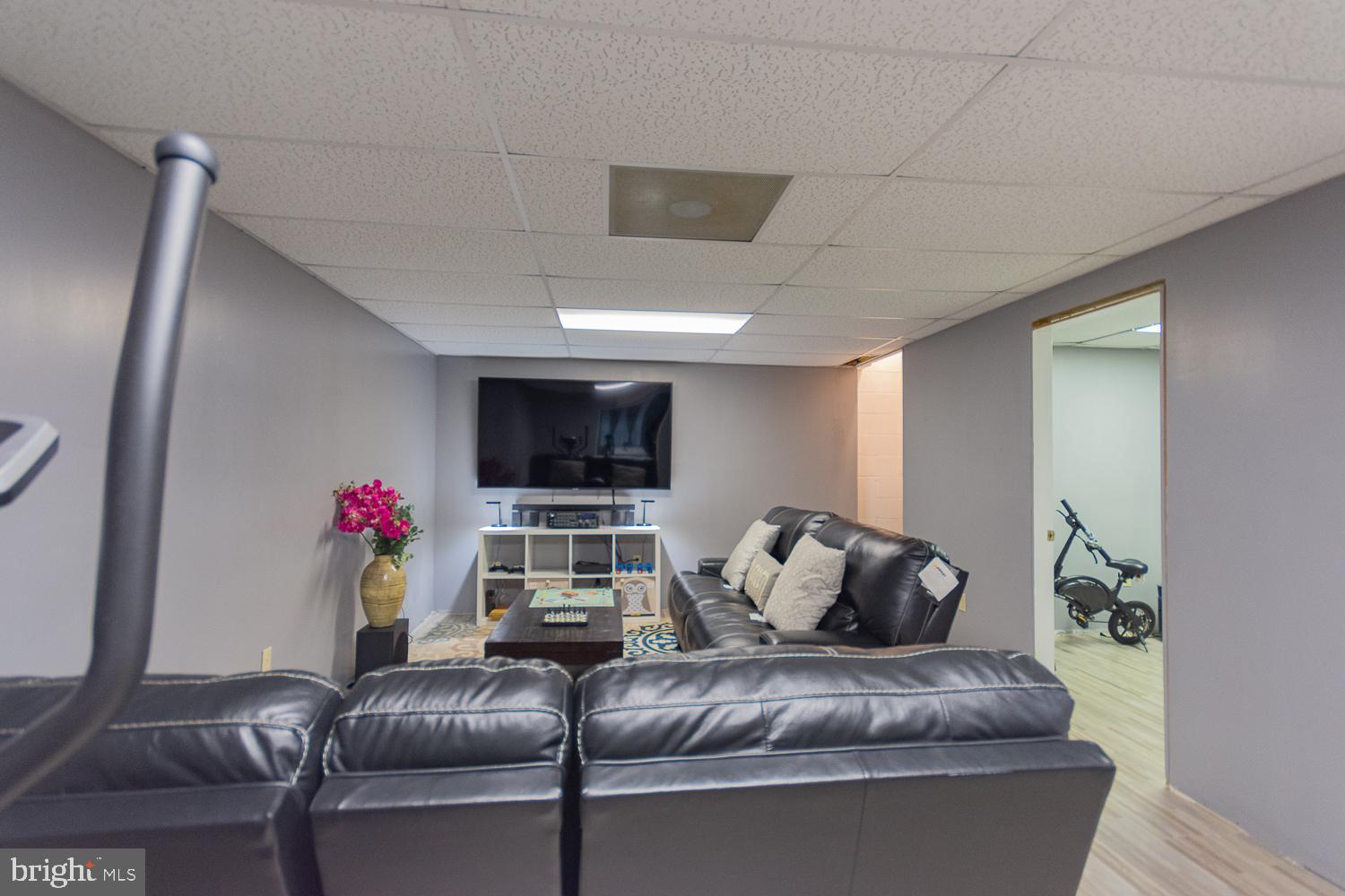 SHANNONDALE - Residential Lease