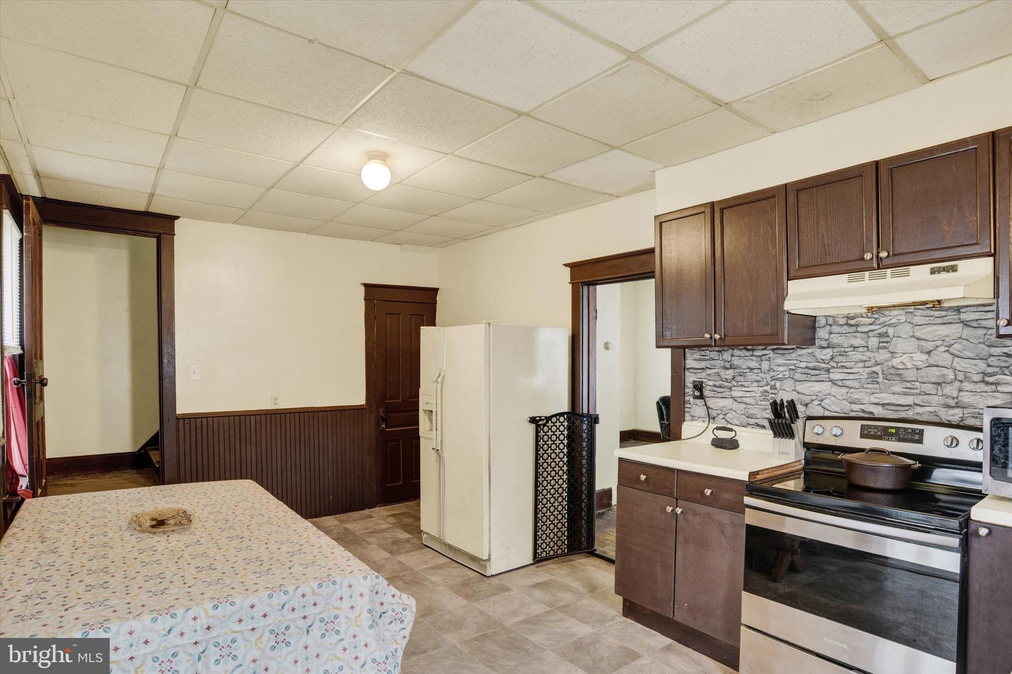 ELIZABETHVILLE BOROUGH - Residential