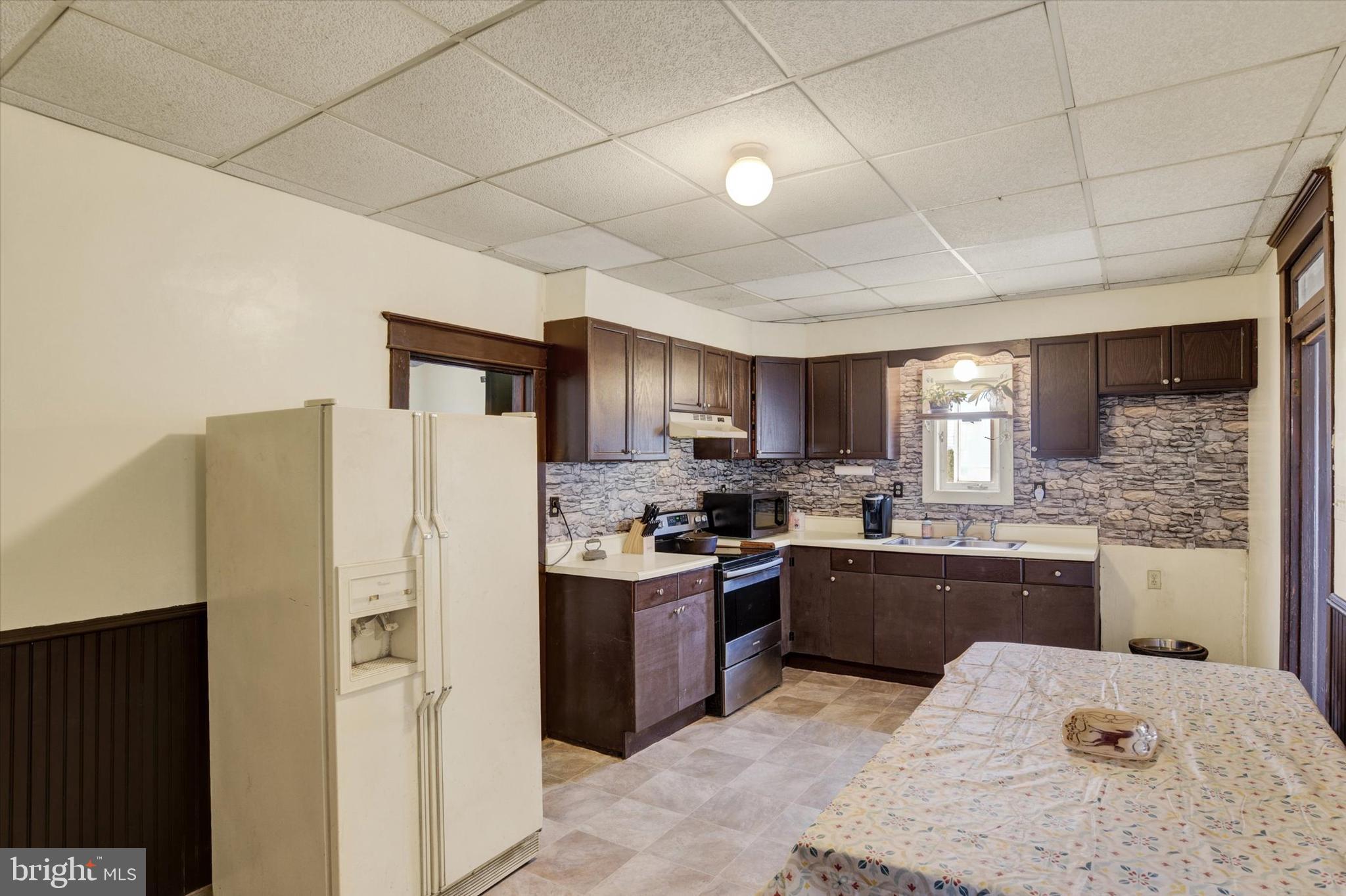 ELIZABETHVILLE BOROUGH - Residential