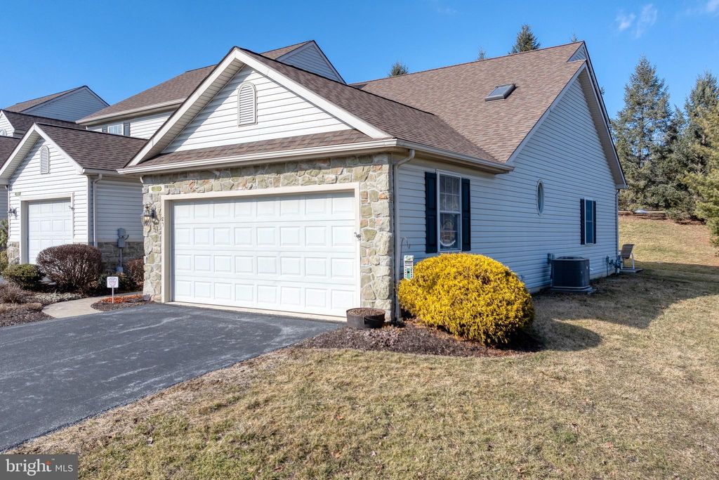 Photo of 21 Gantz Meadows, MOUNT JOY, PA 17552 (MLS # PALA2063878)