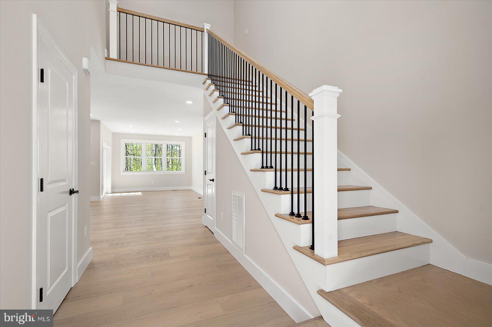 1207 CARROLLTON LANE