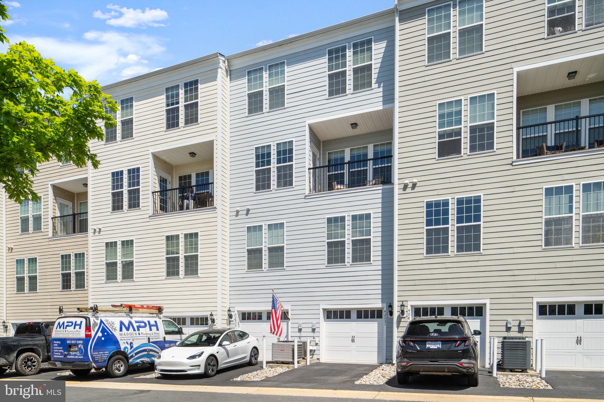 GOOSE CREEK VILLAGE NORTH - Residential