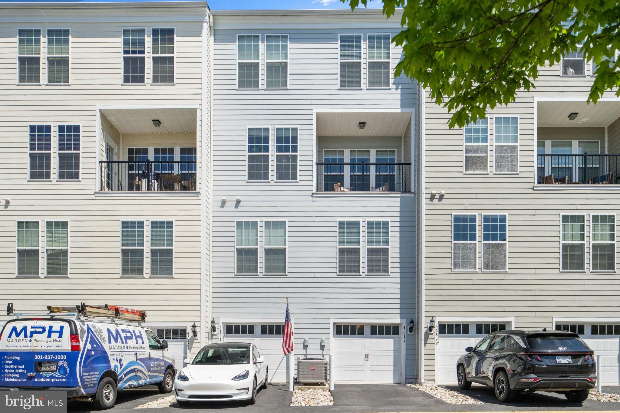 GOOSE CREEK VILLAGE NORTH - Residential