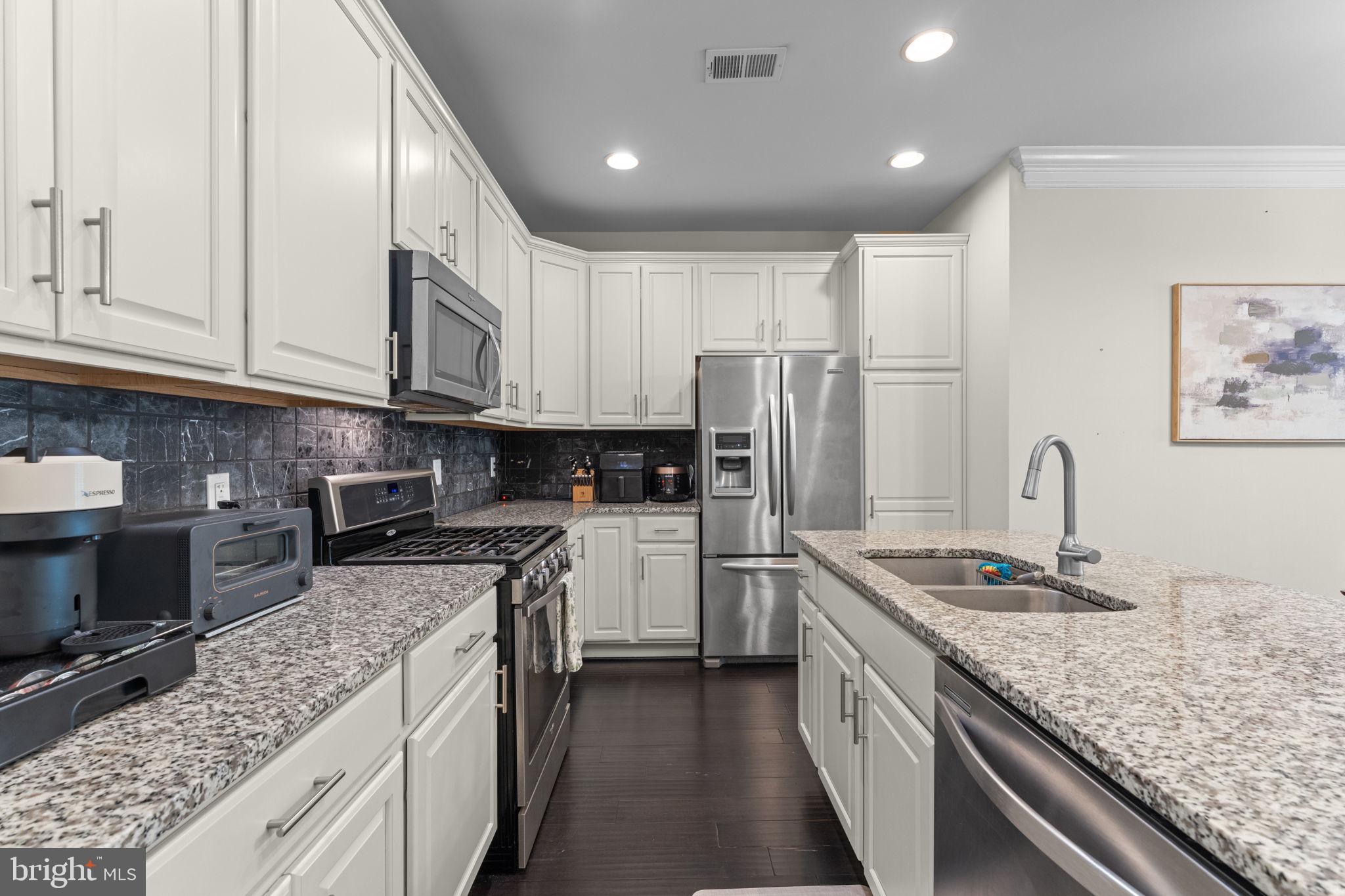 GOOSE CREEK VILLAGE NORTH - Residential