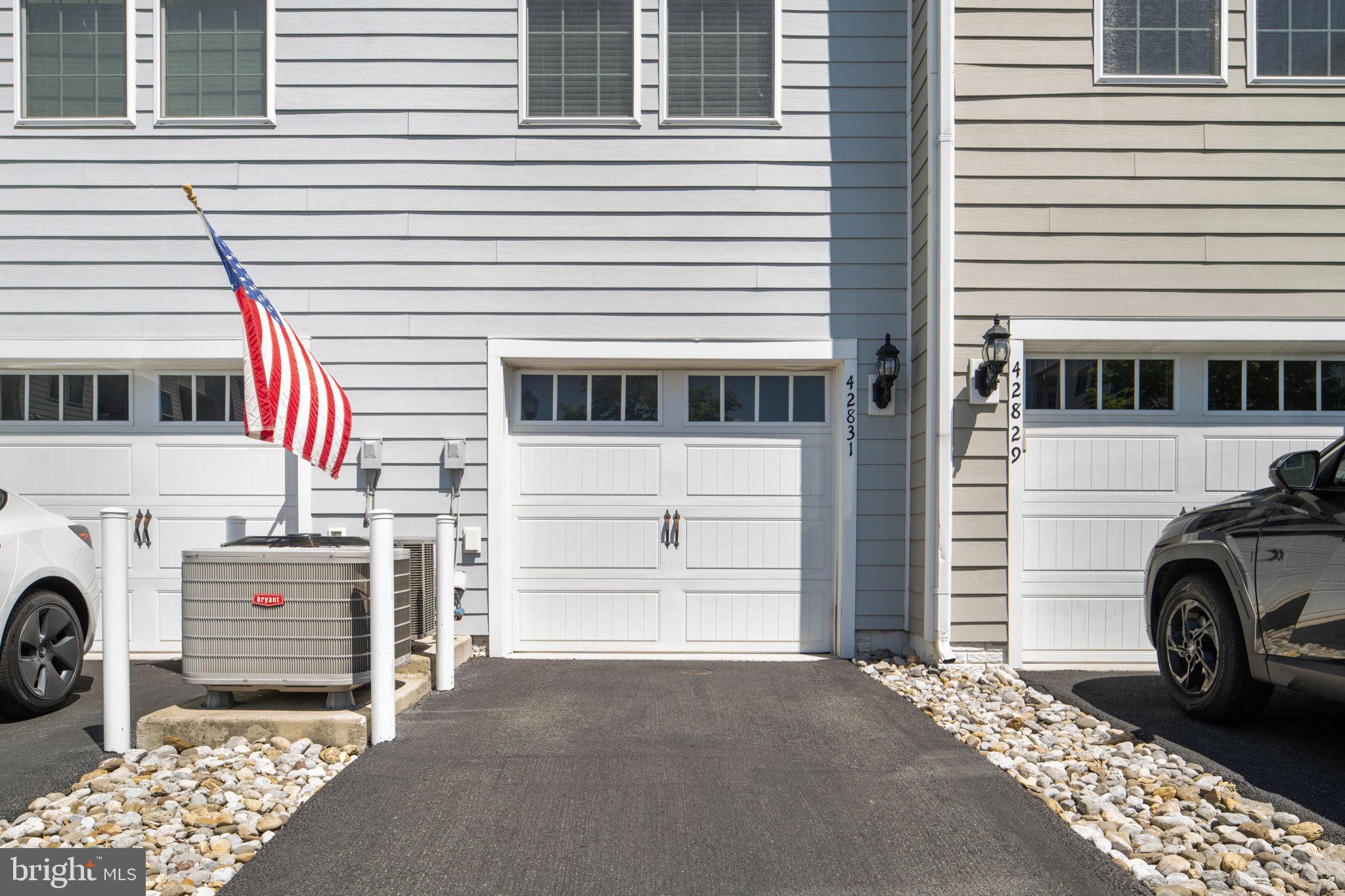 GOOSE CREEK VILLAGE NORTH - Residential