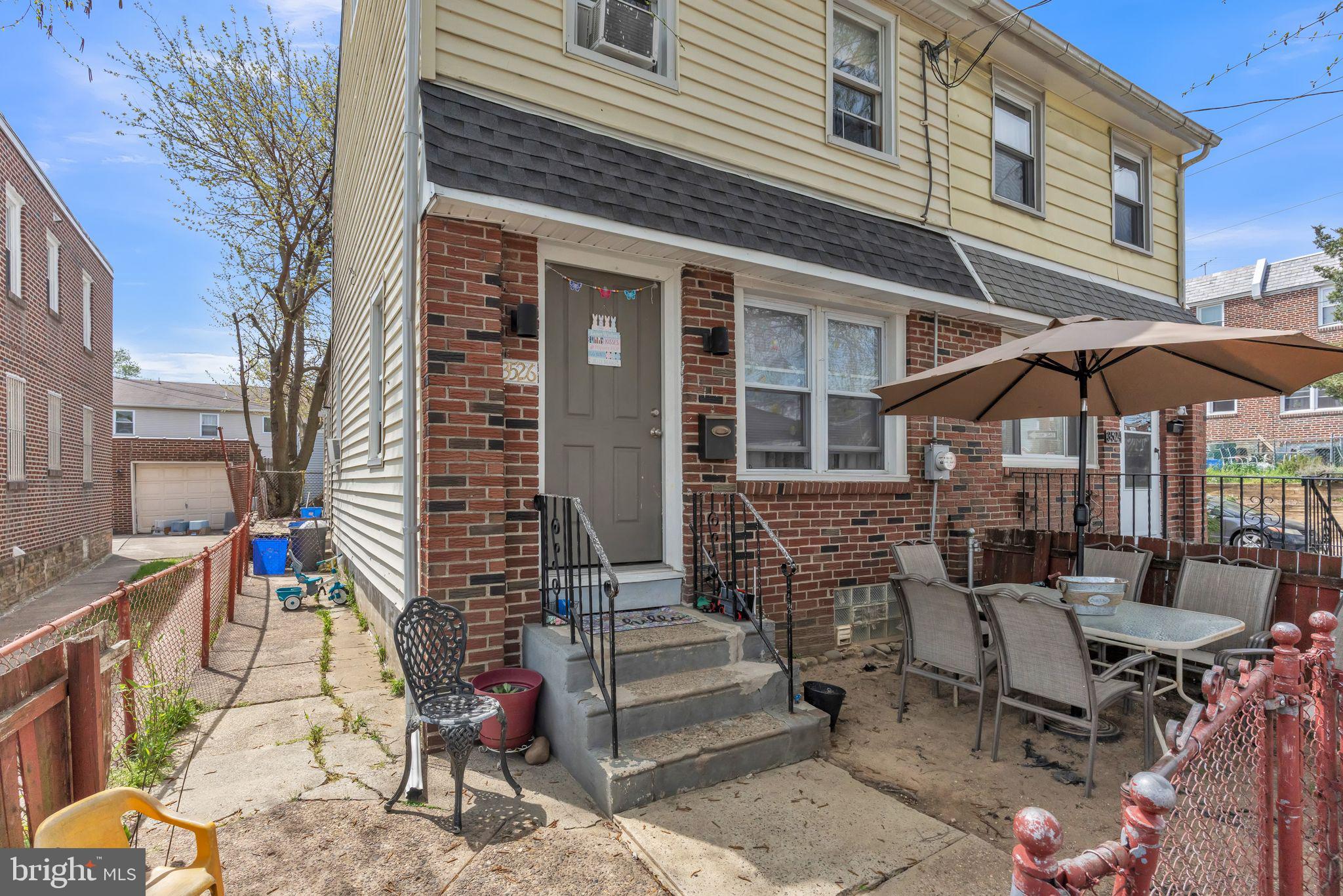 Welcome to this updated twin home! This This home features 3 spacious bedrooms and 1 full bath. Newer flooring throughout the main floor. The upgraded kitchen features newer cabinets, solid surface countertops and updated backsplash. A nice sized bathroom gives plenty of space when getting ready. This home is in a great location, close to stores and public transportation if needed. Schedule your showing and come tale a look!