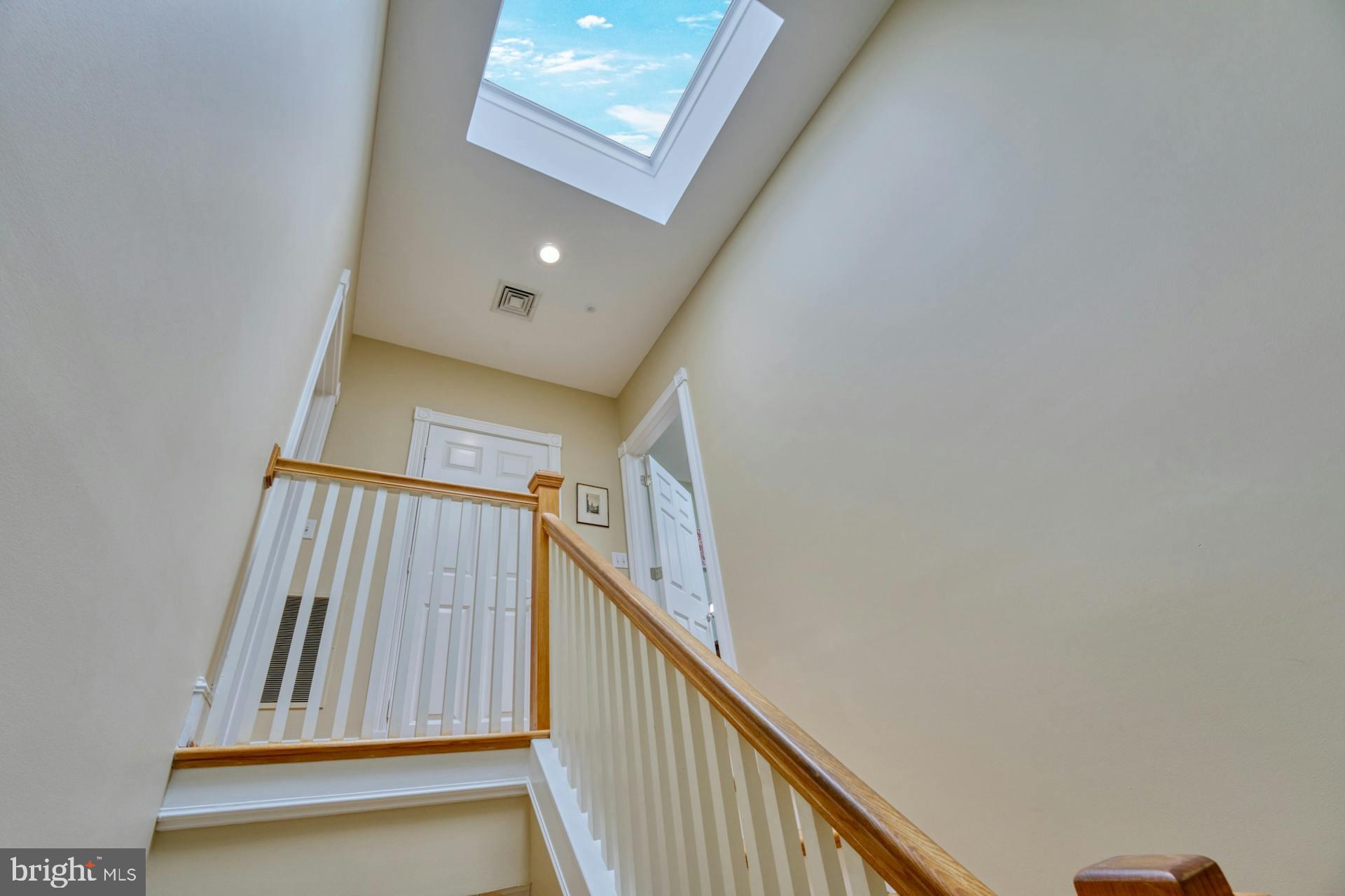 QUEENS ROW - Residential