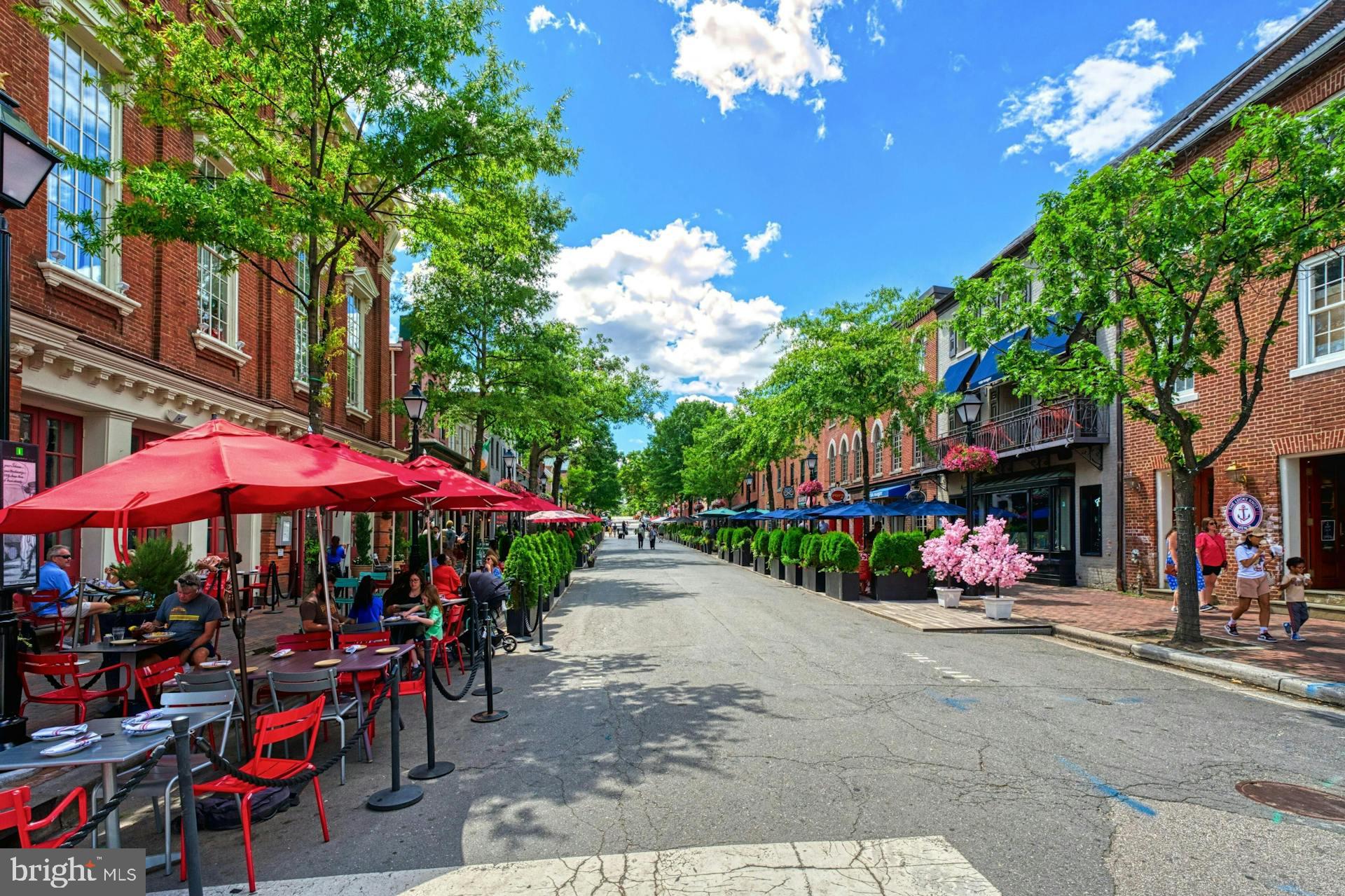 QUEENS ROW - Residential