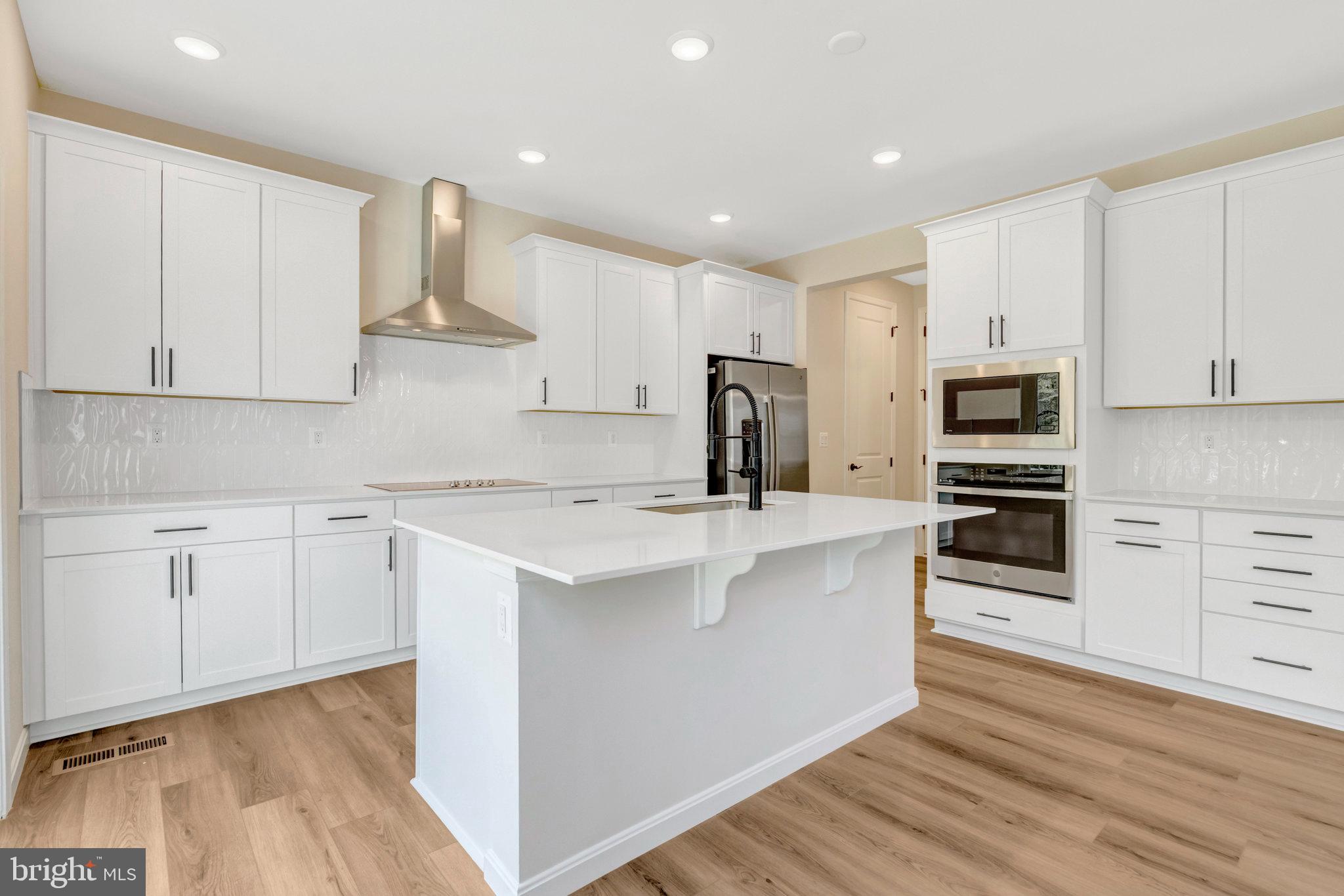 WILDERNESS SHORES - Residential