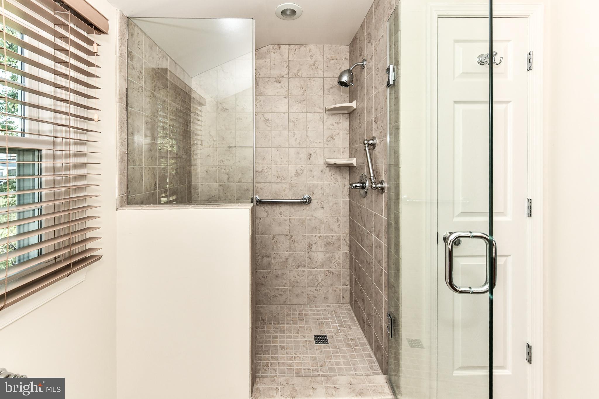 ARLINGTON FOREST - Residential Lease