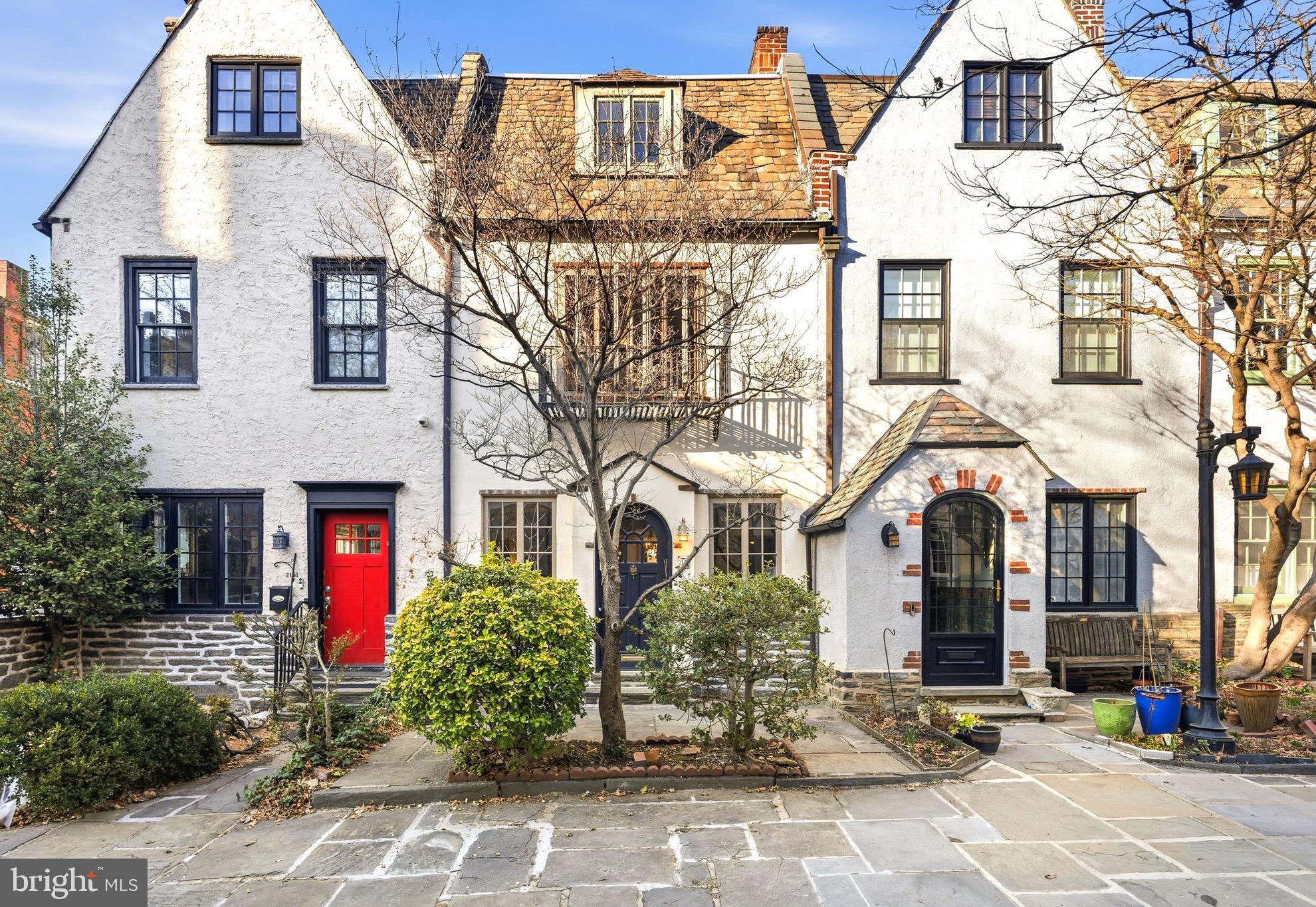 2139 SAINT JAMES PLACE