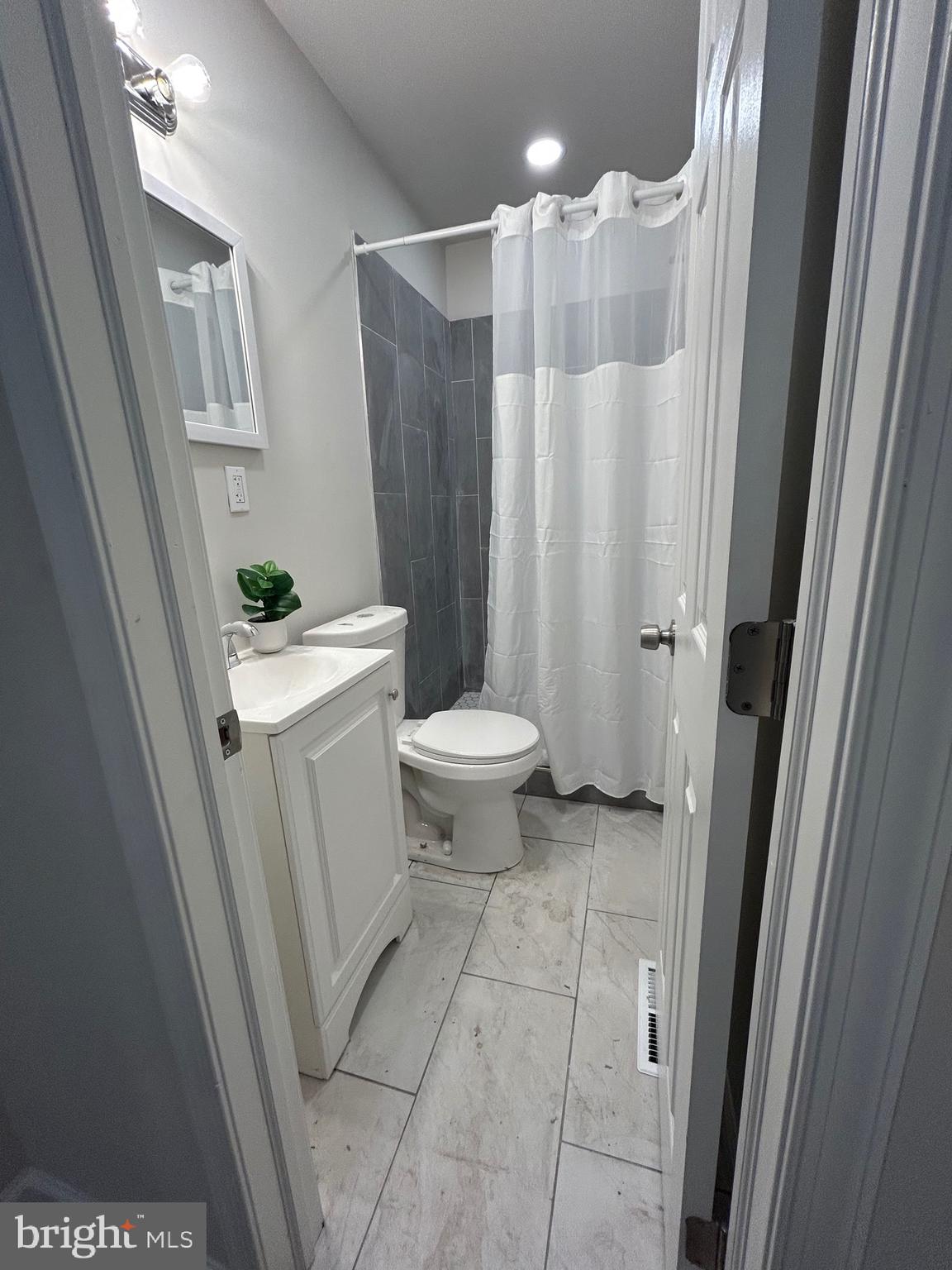 DRUID HEIGHTS - Residential Lease