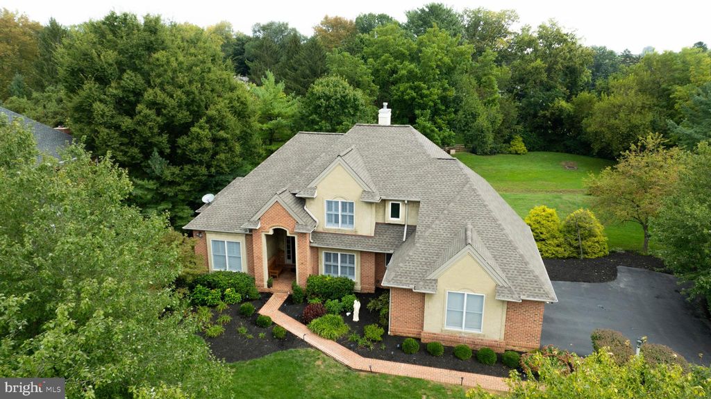 Photo of 1367 Beaconfield Lane, LANCASTER, PA 17601 (MLS # PALA2075632)